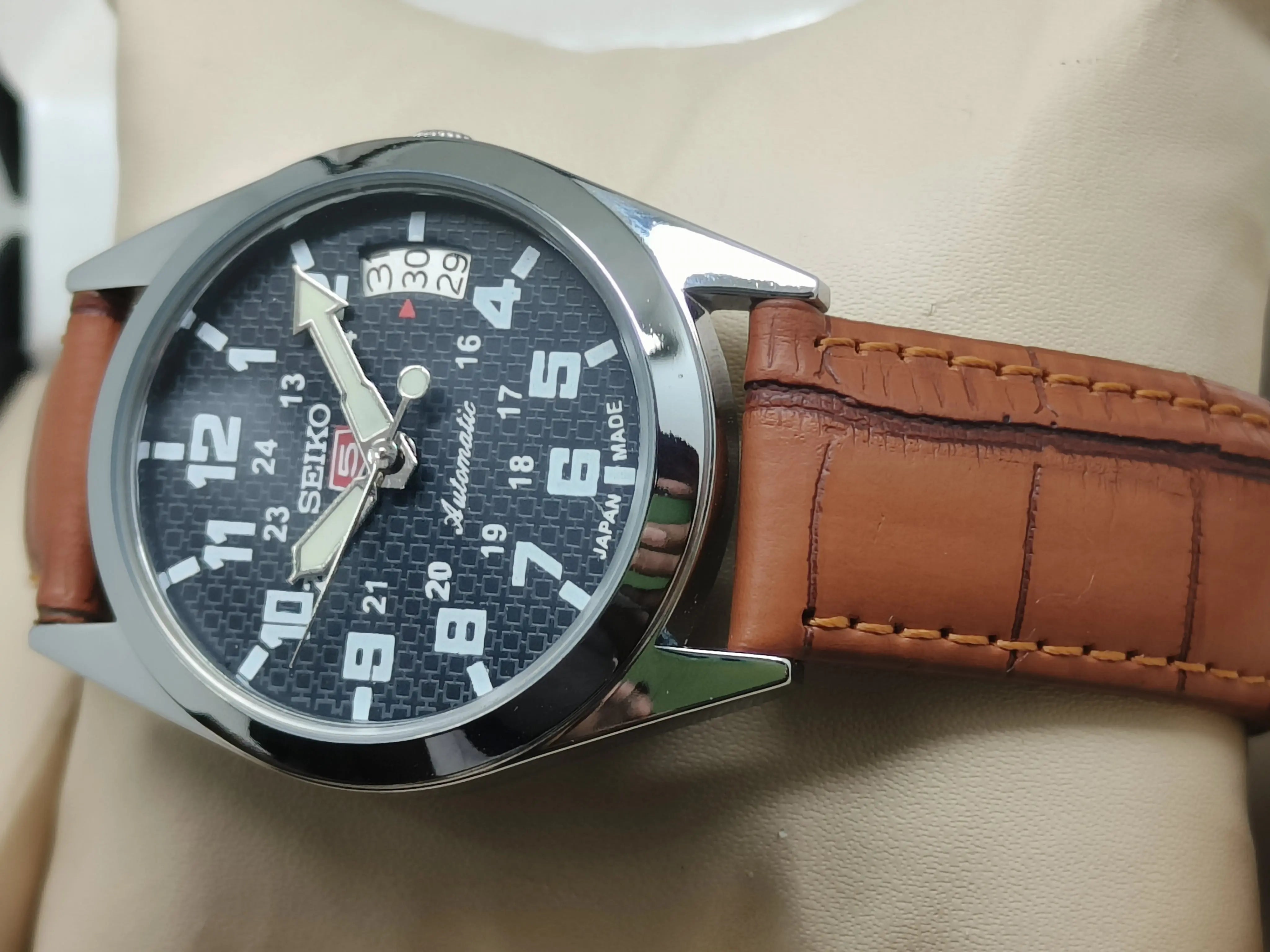 Seiko 5 Vintage Automatic – Entry-Level Luxury National Watches