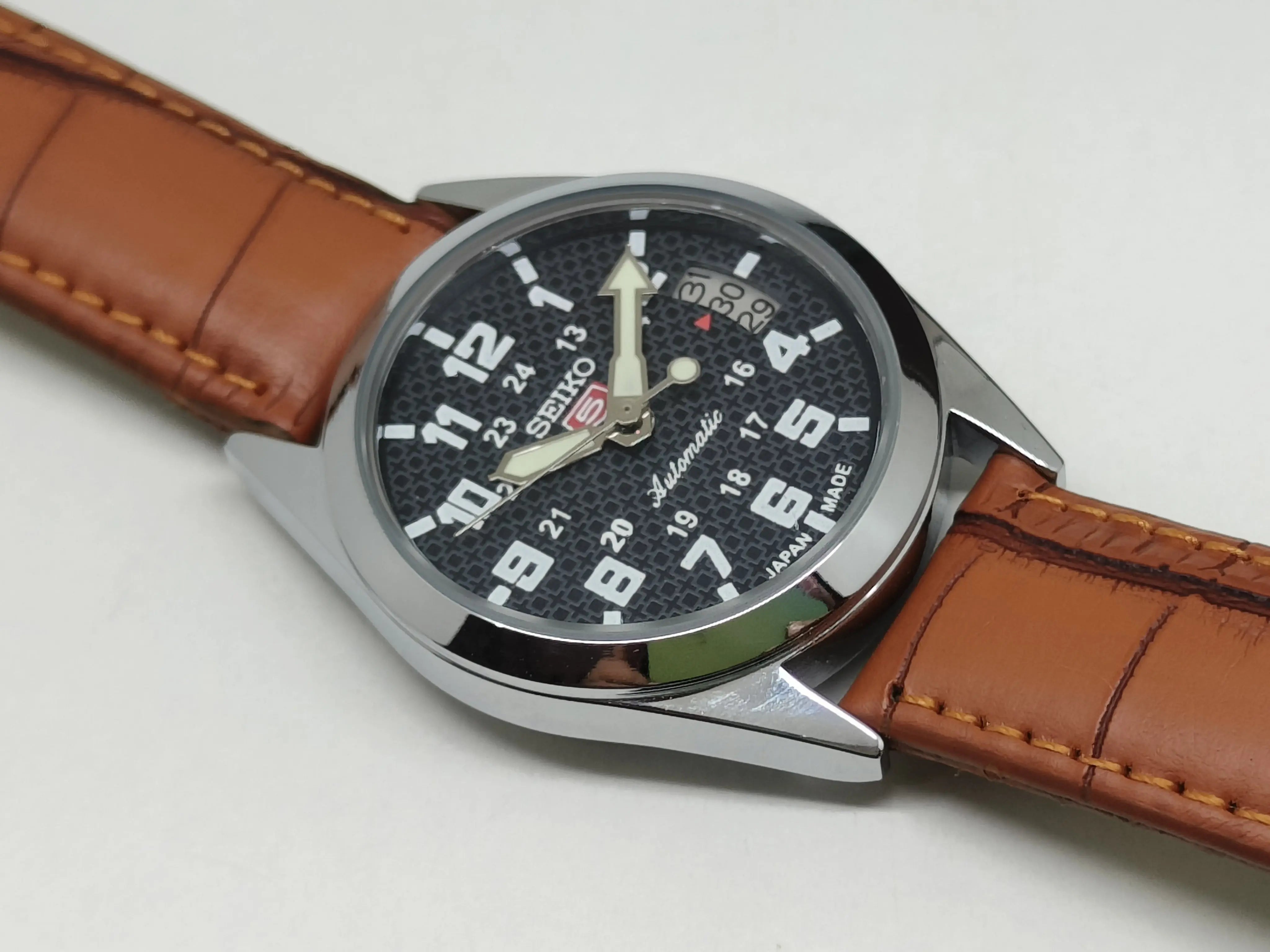 Seiko 5 Vintage Automatic – Entry-Level Luxury National Watches