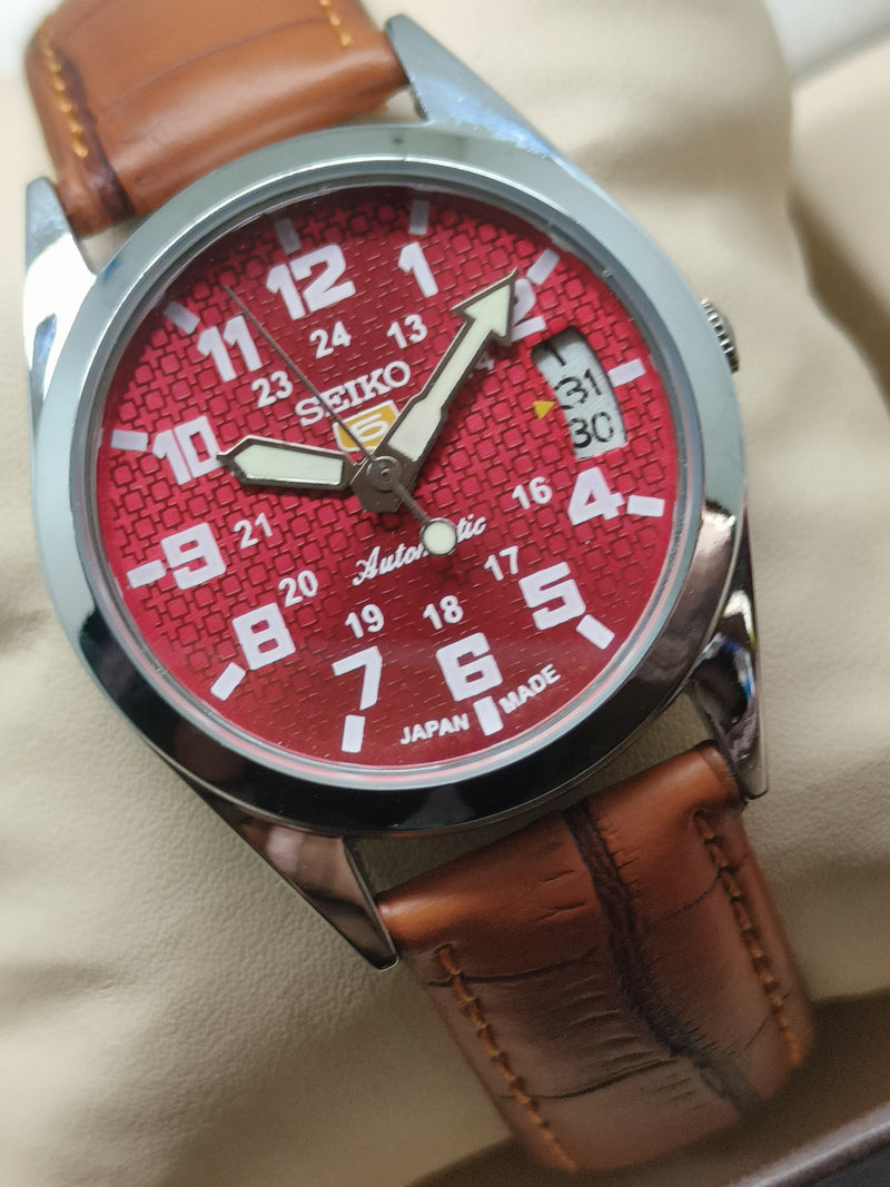 Seiko 5 Vintage Automatic – For Casual & Formal