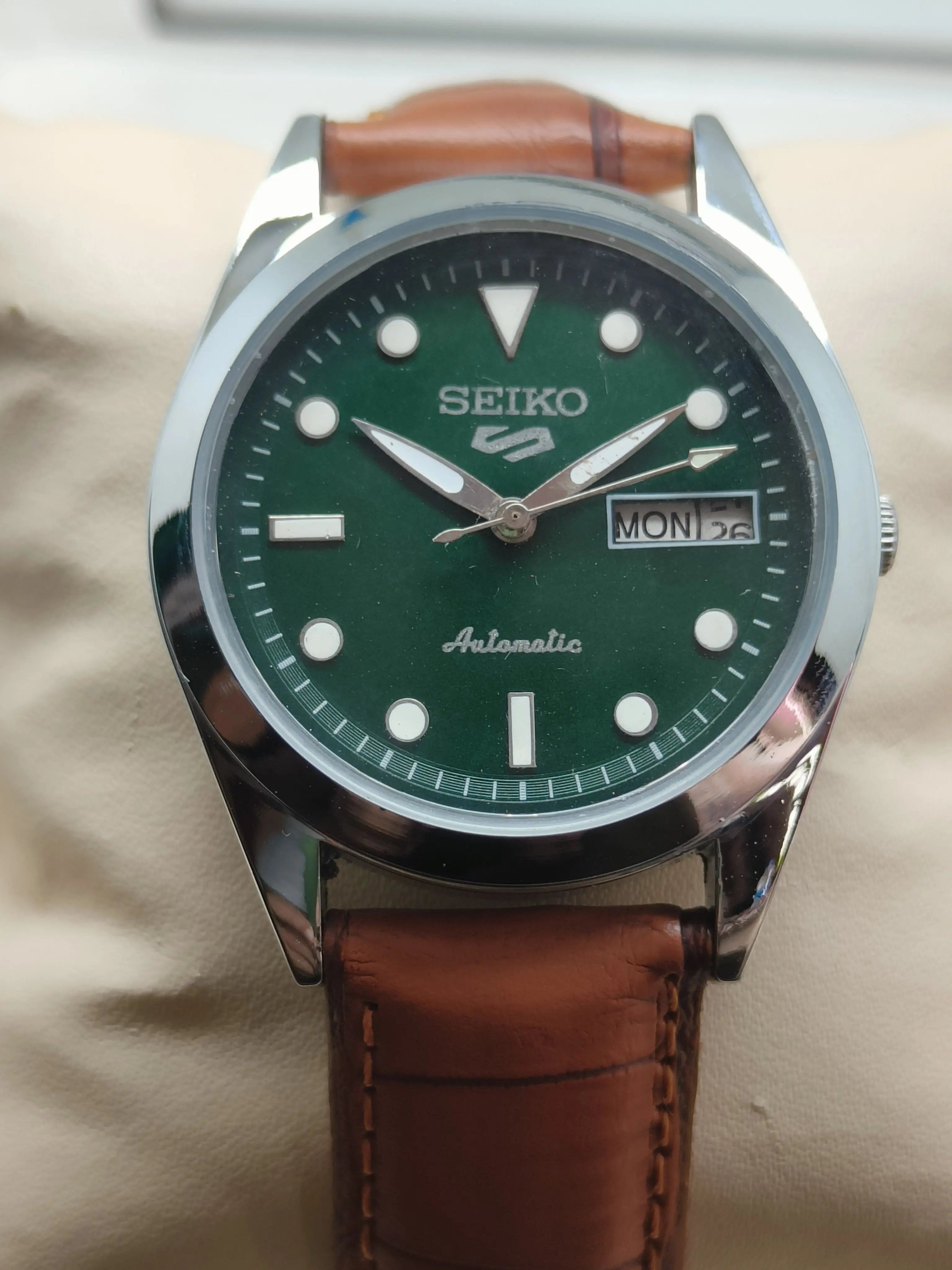 Seiko 5 Vintage Automatic – Distinct Seiko 5 Emblem National Watches