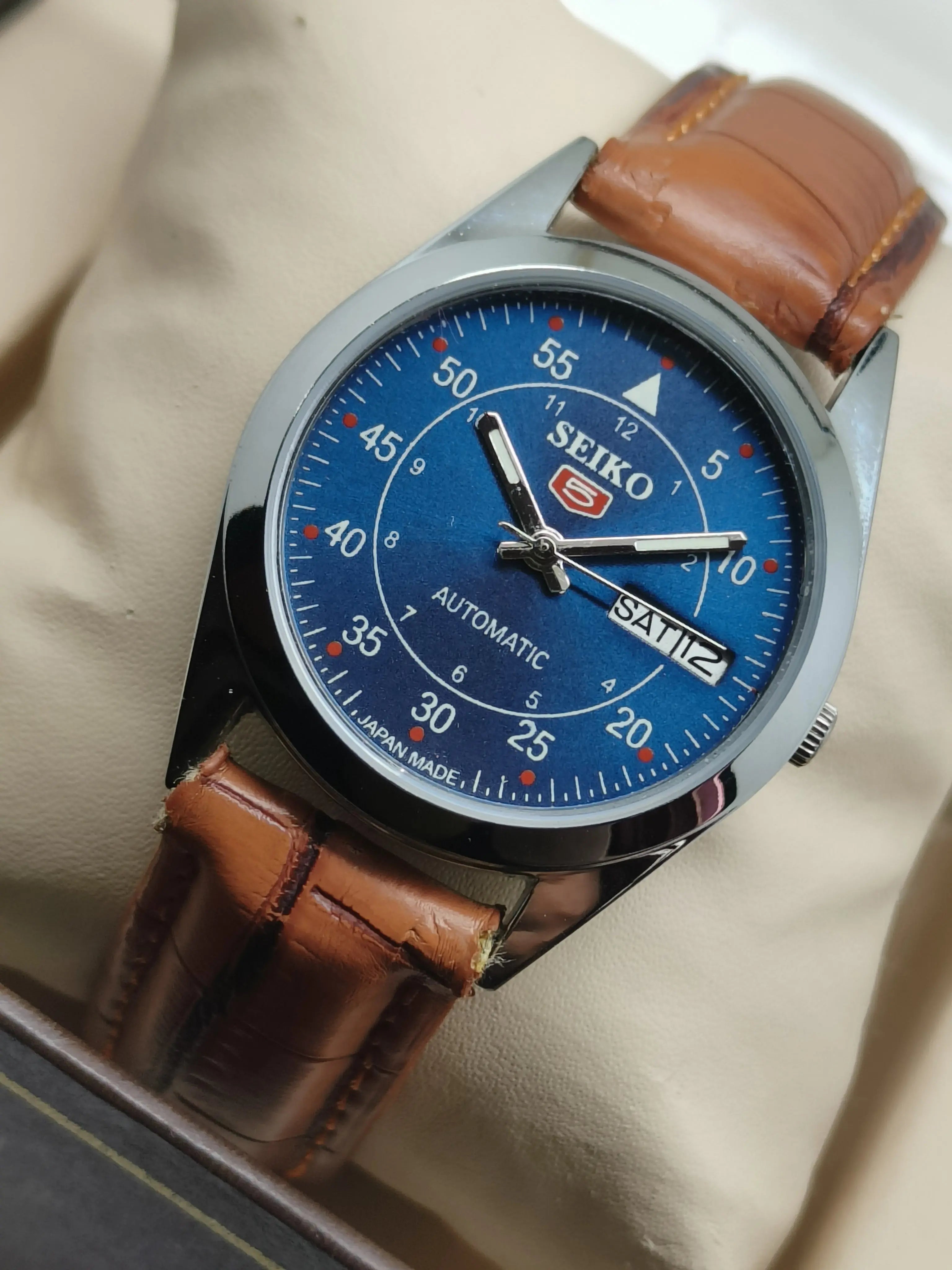 Seiko 5 Vintage Automatic – Minor Vintage Wear for Authenticity National Watches