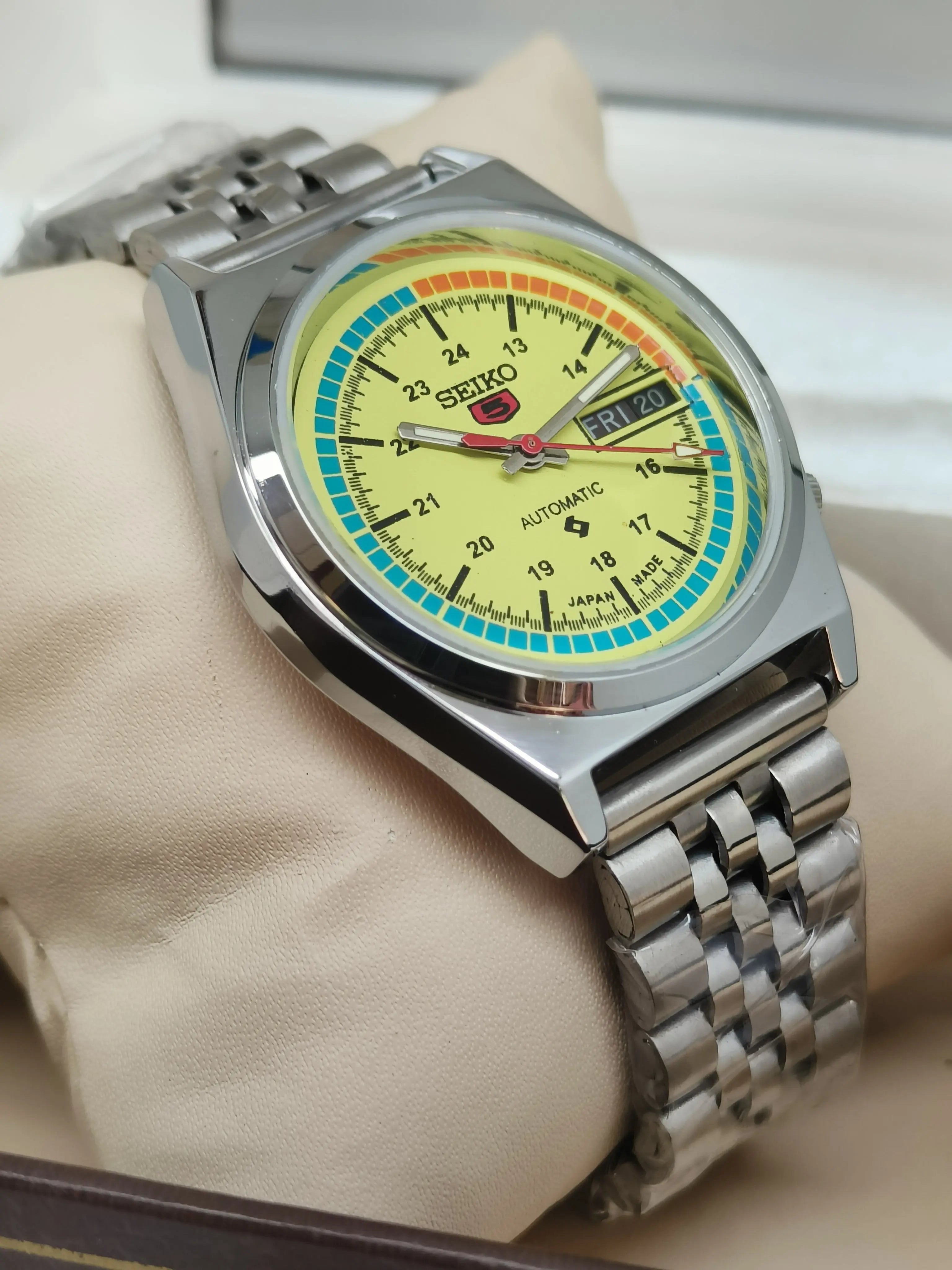 Seiko 5 Vintage Automatic – Transparent Crystal Domed Design National Watches