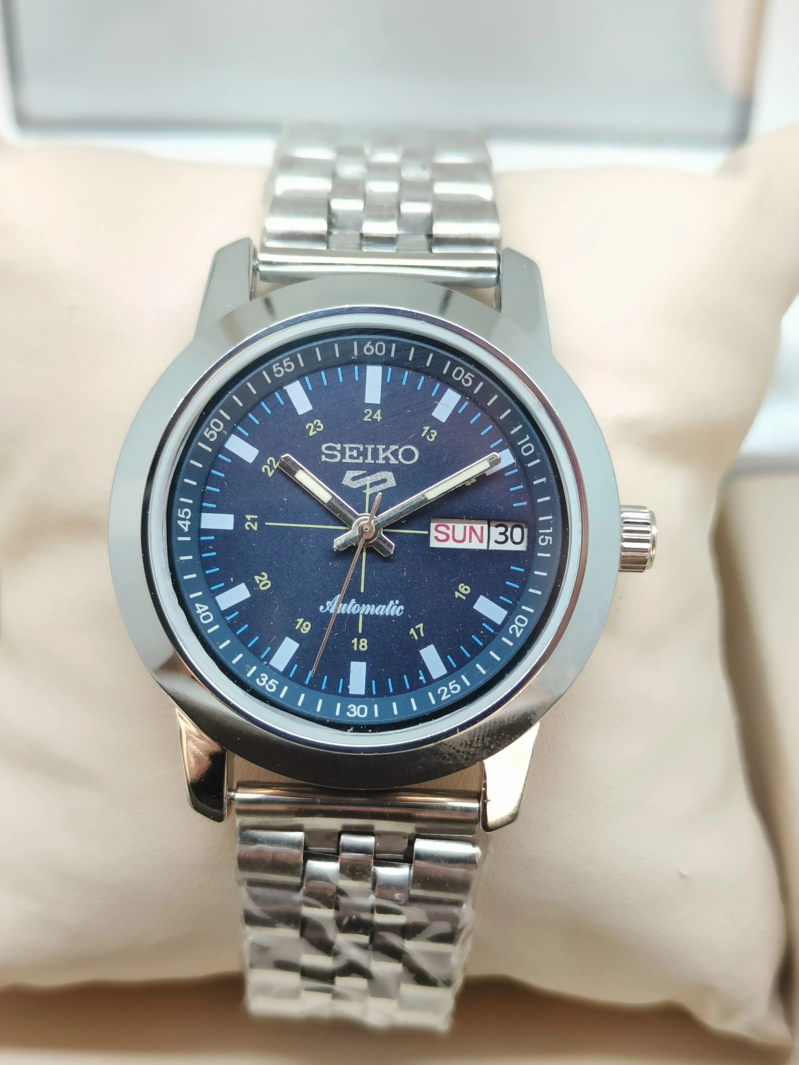Seiko 5 Vintage Automatic – Classic 70s Design Revived National Watches