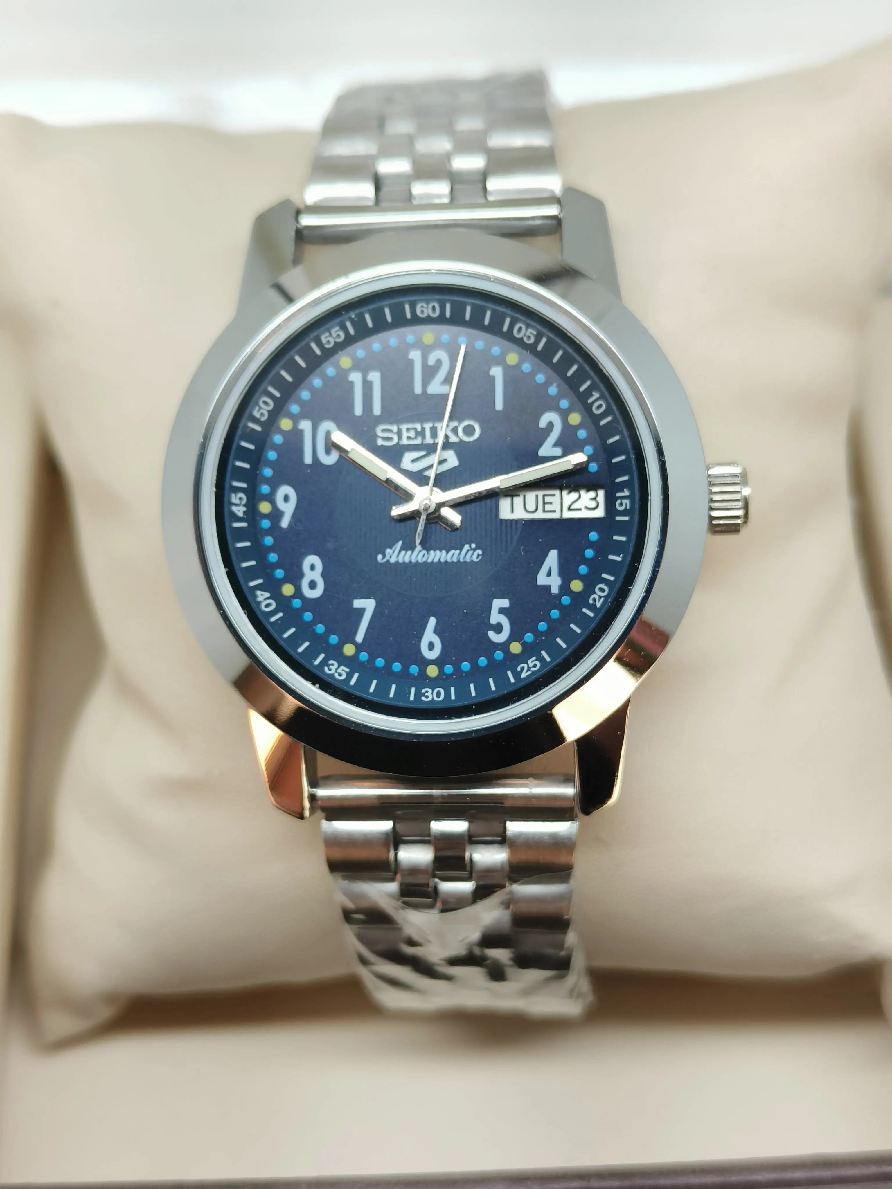 Seiko 5 Vintage Automatic – Retro Colour Dial Highlight National Watches