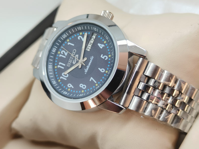 Seiko 5 Vintage Automatic – Retro Colour Dial Highlight