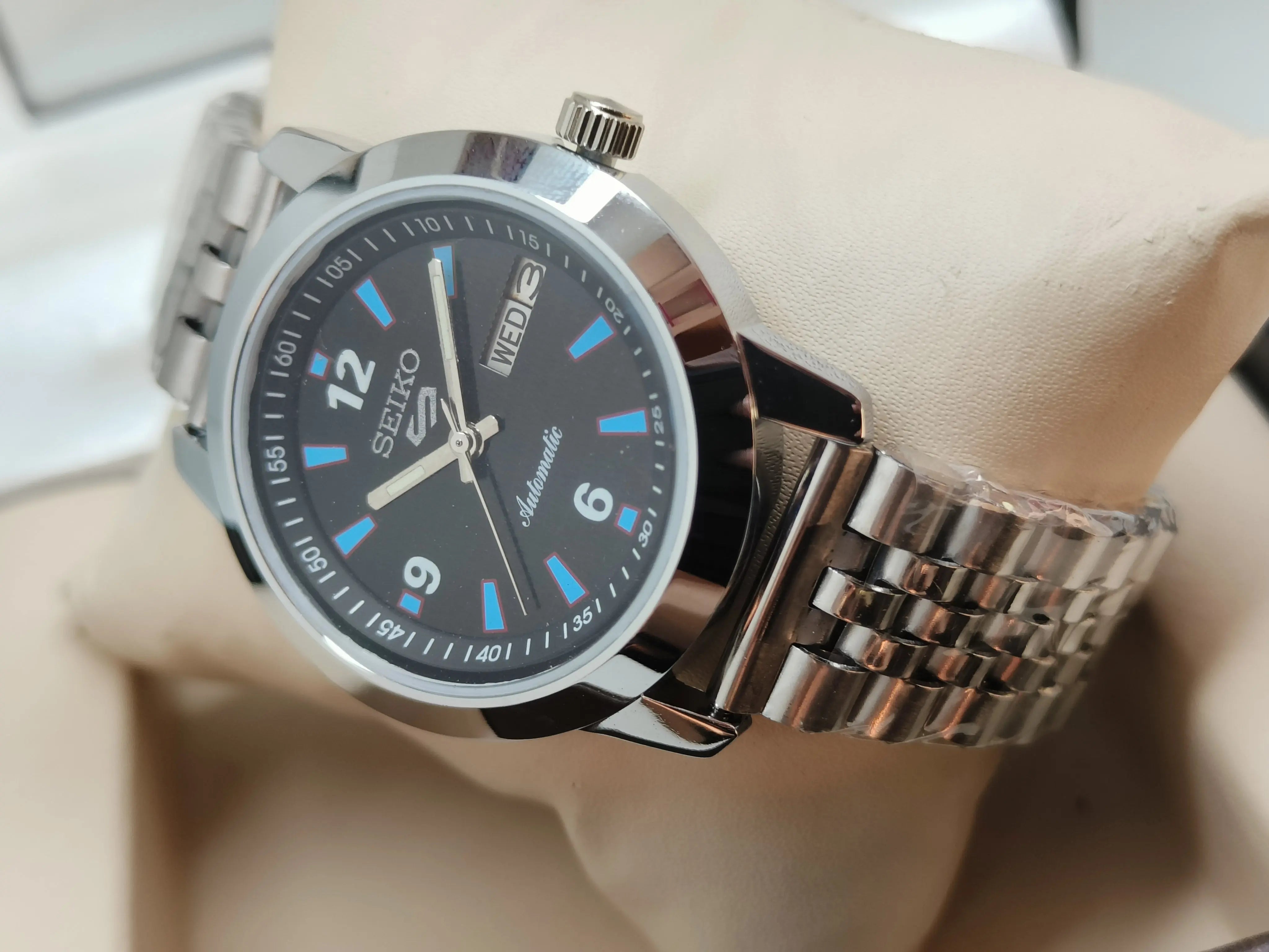 Seiko 5 Vintage Automatic – Refurbished Classic Timepiece National Watches