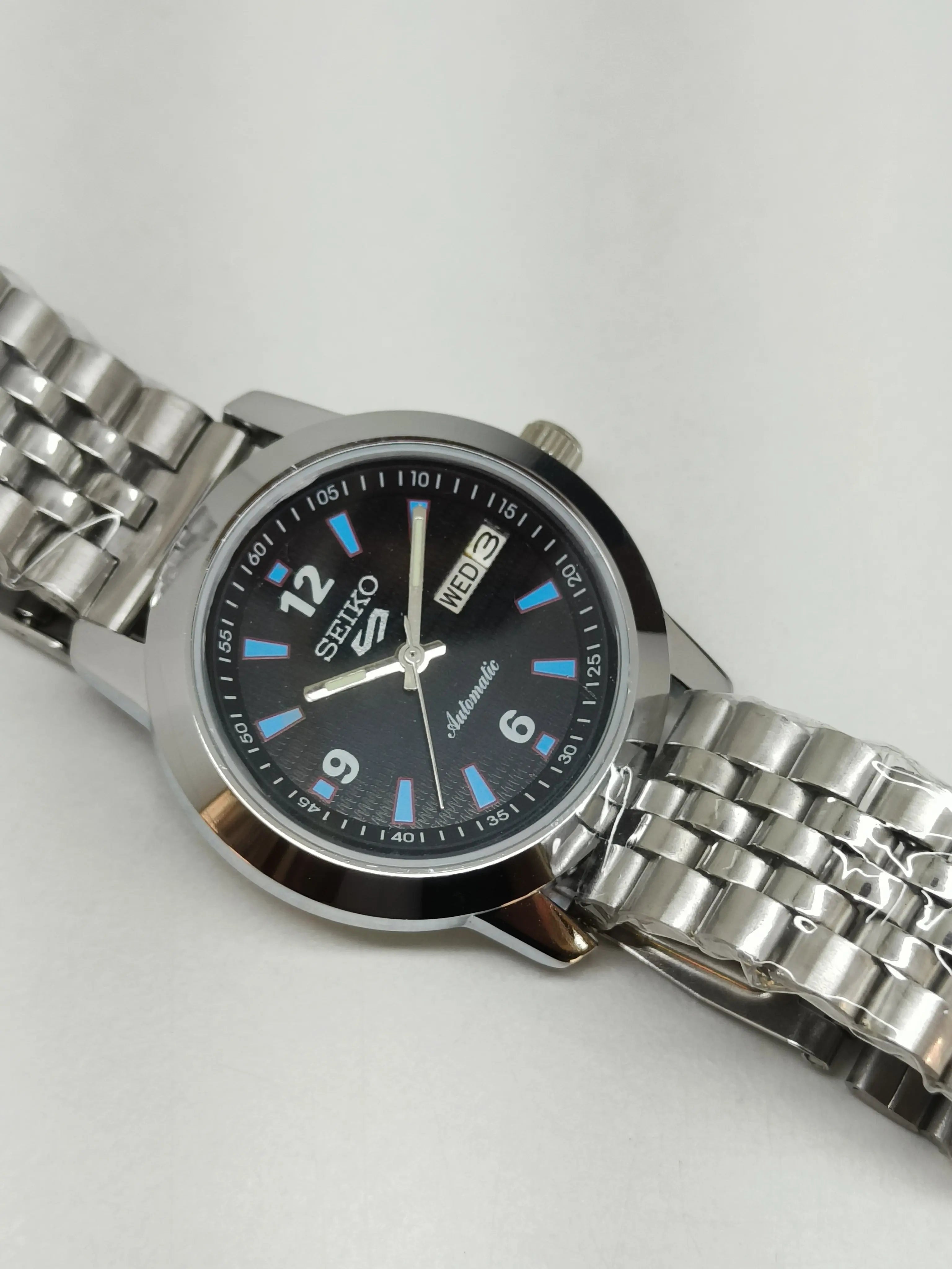 Seiko 5 Vintage Automatic – Refurbished Classic Timepiece National Watches