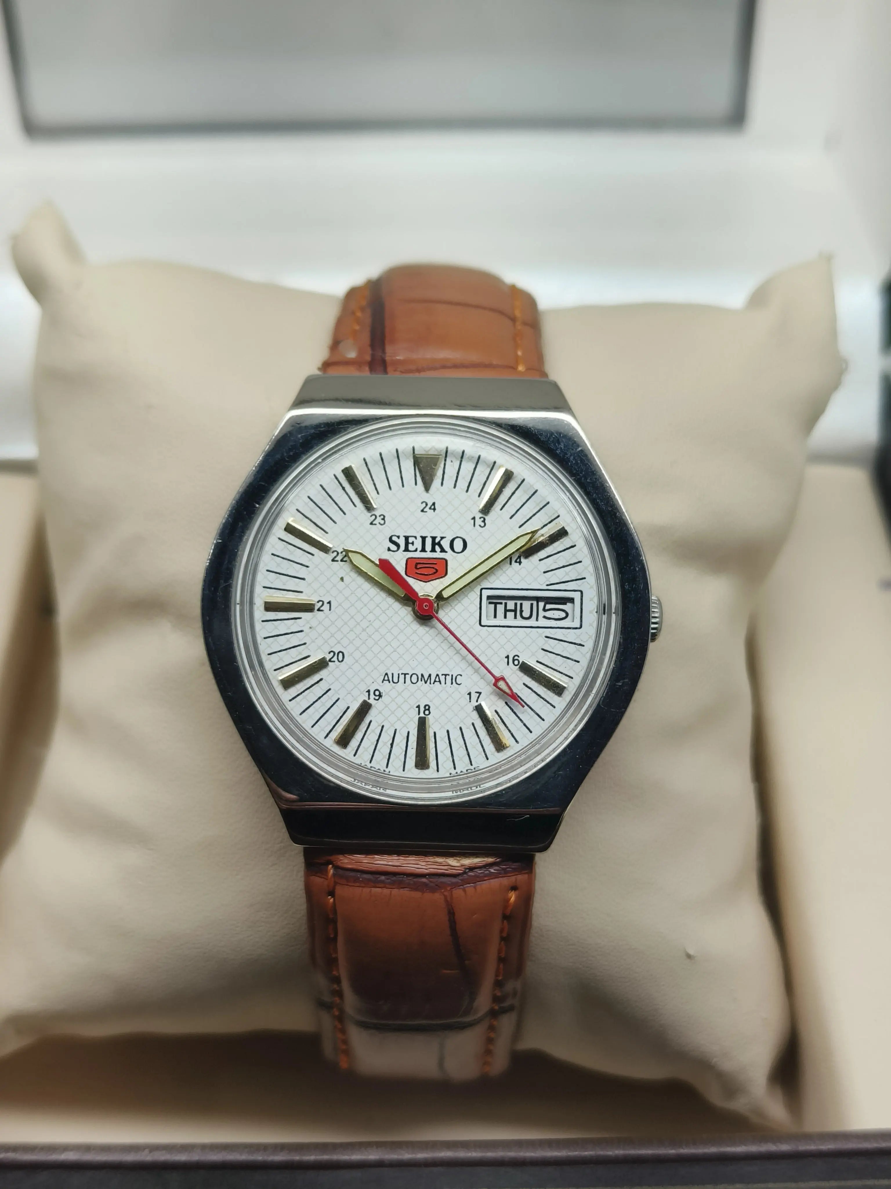 Seiko 5 Vintage Military Style – Refurbished Automatic National Watches