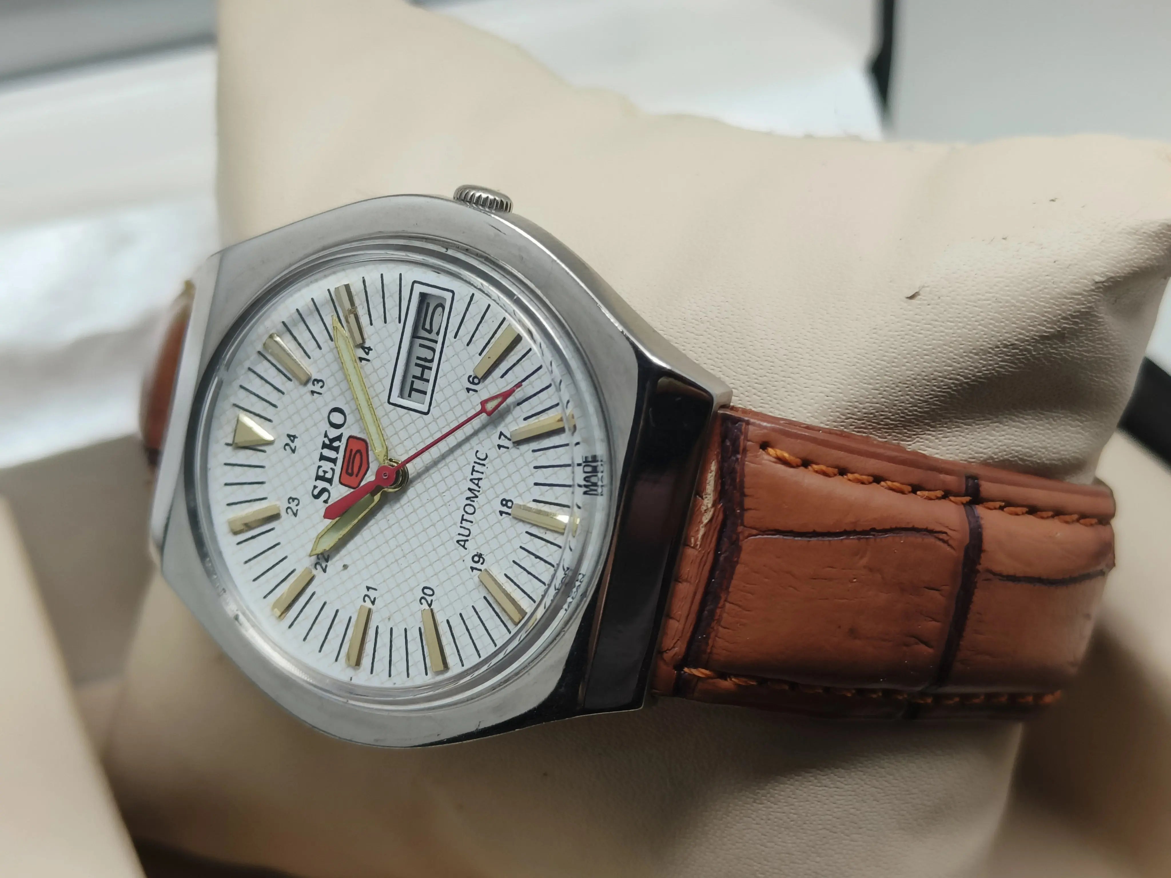 Seiko 5 Vintage Military Style – Refurbished Automatic National Watches
