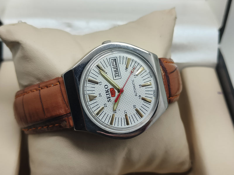 Seiko 5 Vintage Military Style – Refurbished Automatic