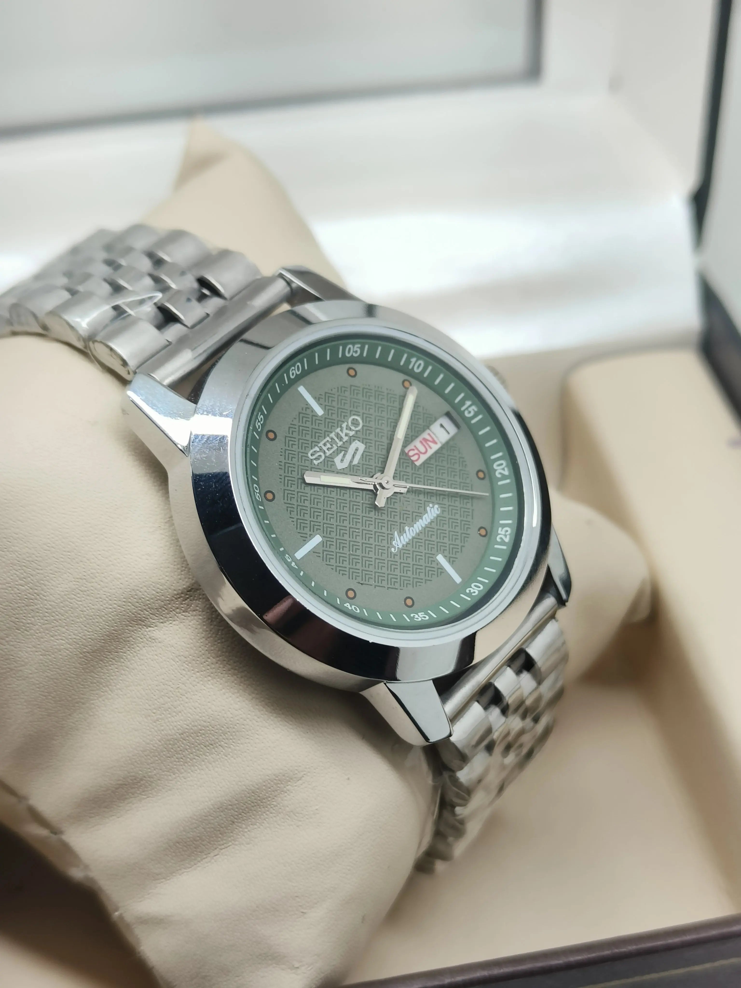 Seiko 5 Vintage Sports Automatic – Refurbished Piece National Watches