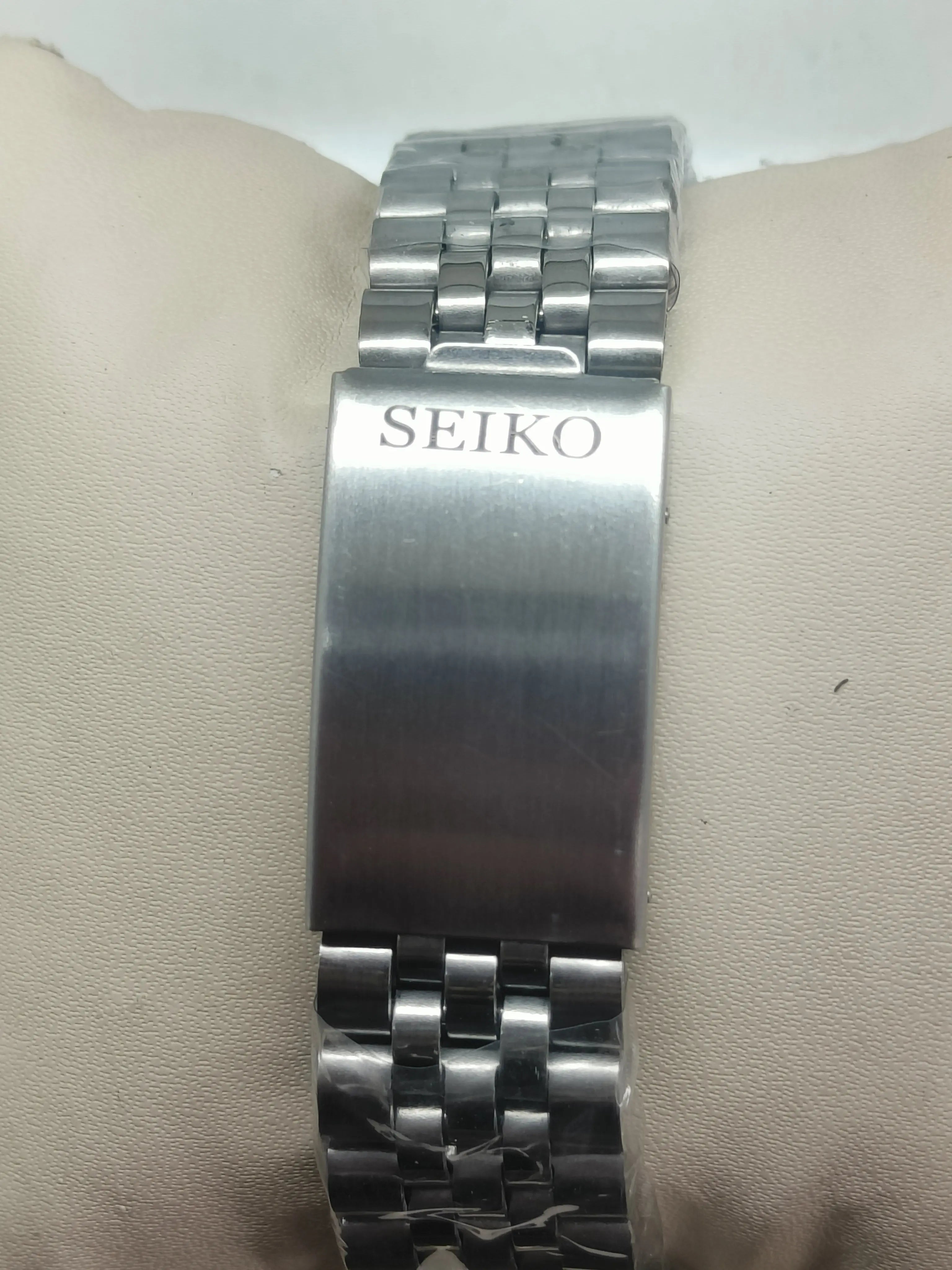 Seiko 5 Vintage Dress Automatic – Restored Elegance National Watches