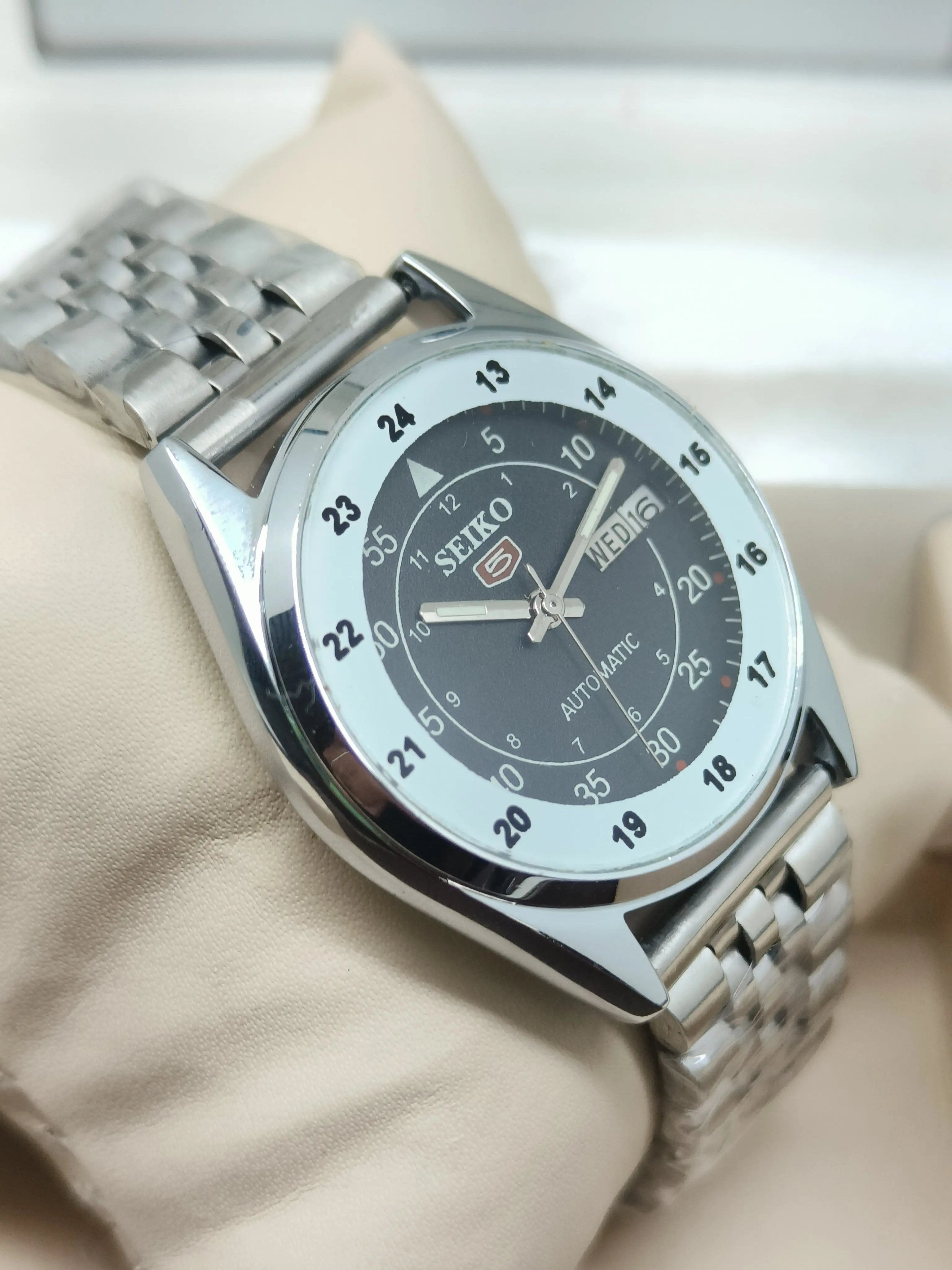 Seiko 5 Vintage 37mm Automatic – Refurbished Classic National Watches
