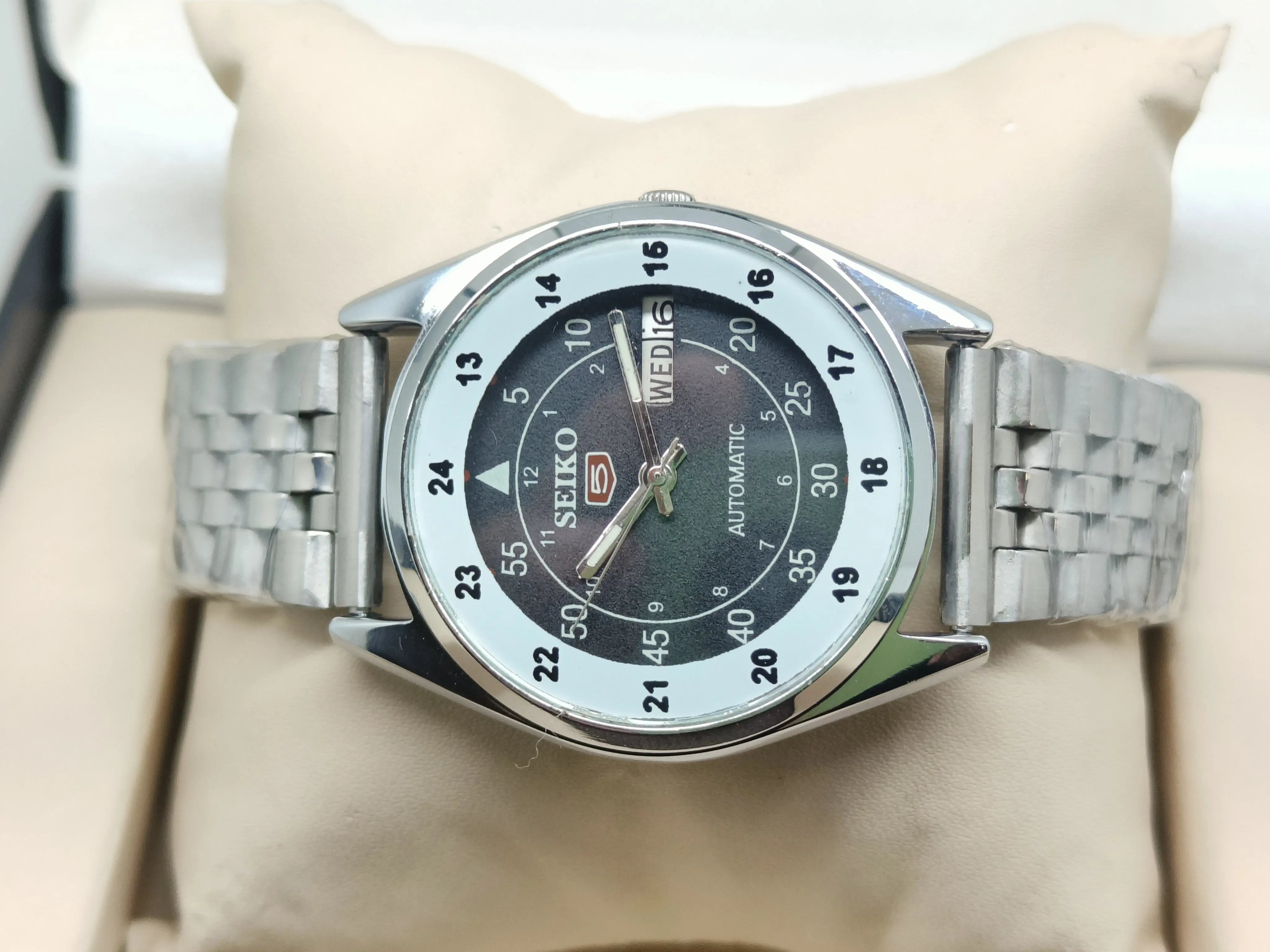 Seiko 5 Vintage 37mm Automatic – Refurbished Classic National Watches