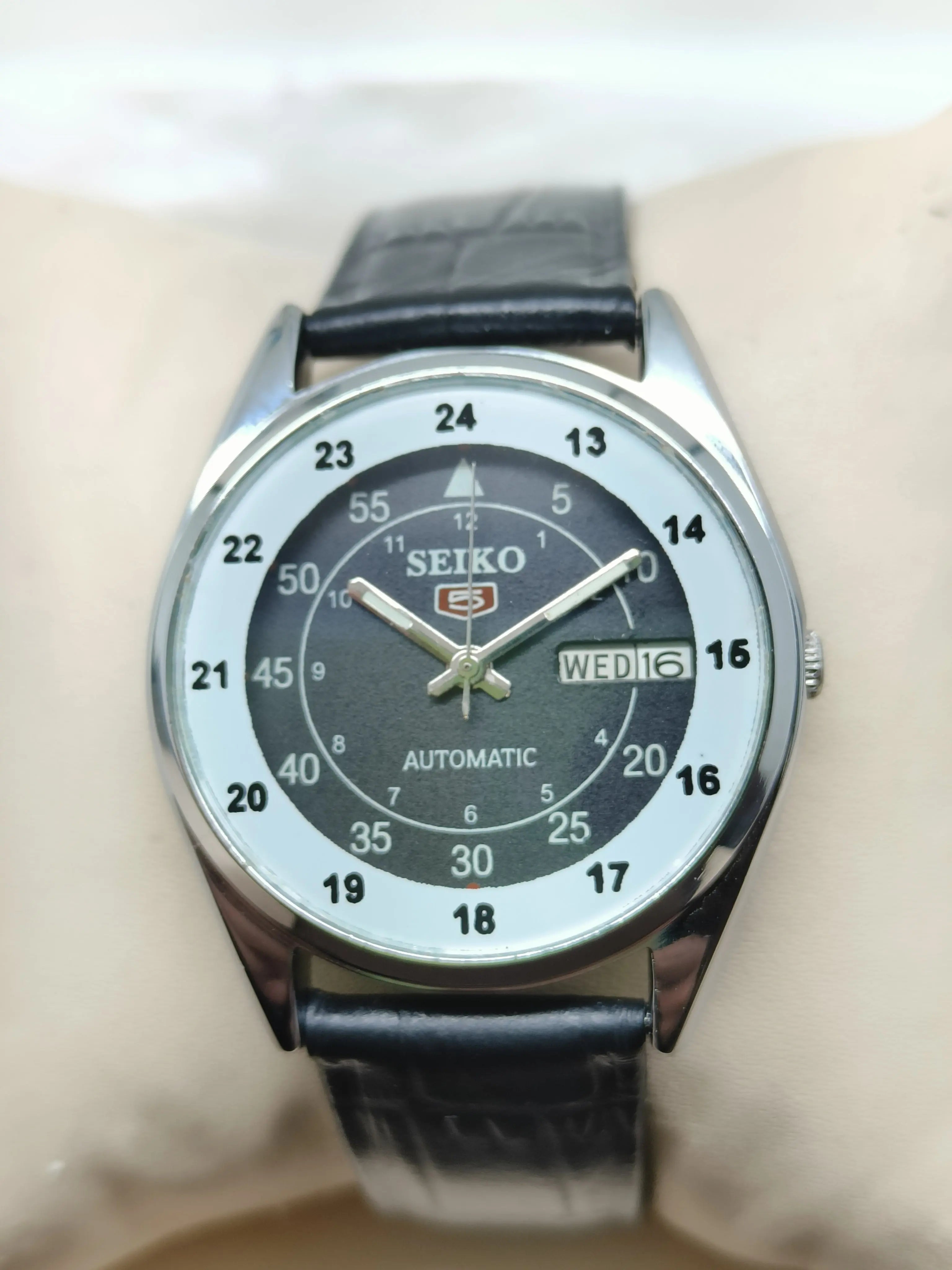 Seiko 5 Vintage Mesh Bracelet – Refurbished Classic Style National Watches