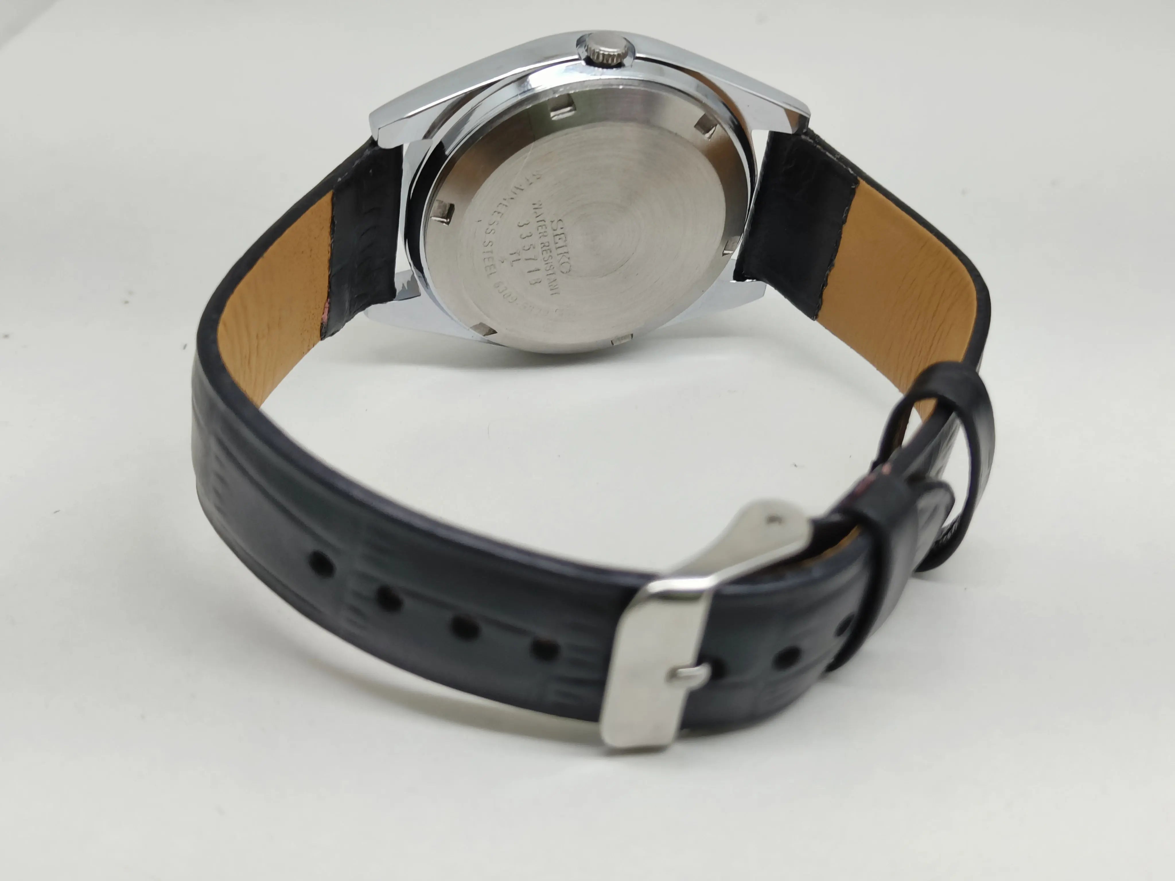 Seiko 5 Vintage Mesh Bracelet – Refurbished Classic Style National Watches