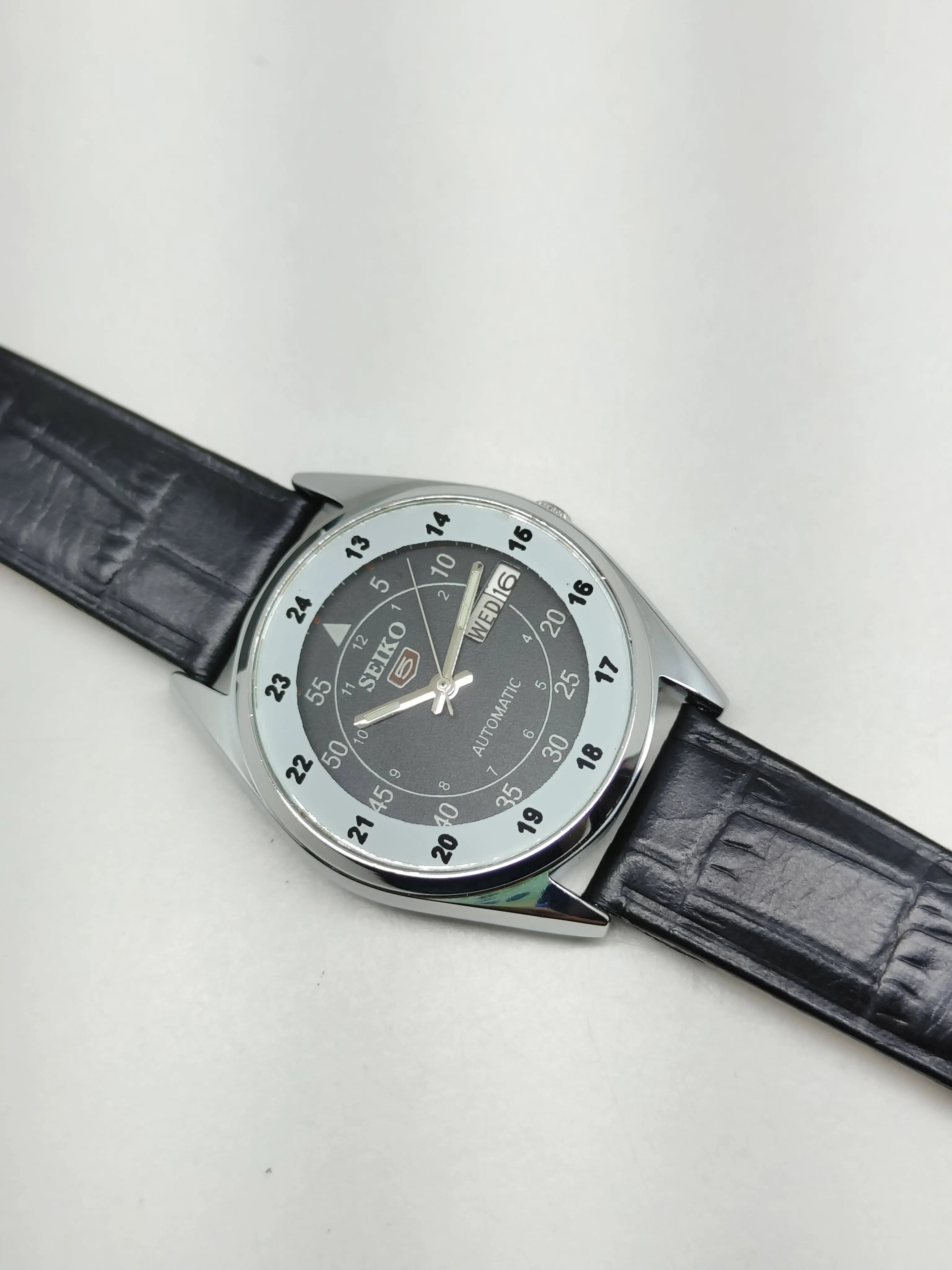 Seiko 5 Vintage Mesh Bracelet – Refurbished Classic Style National Watches