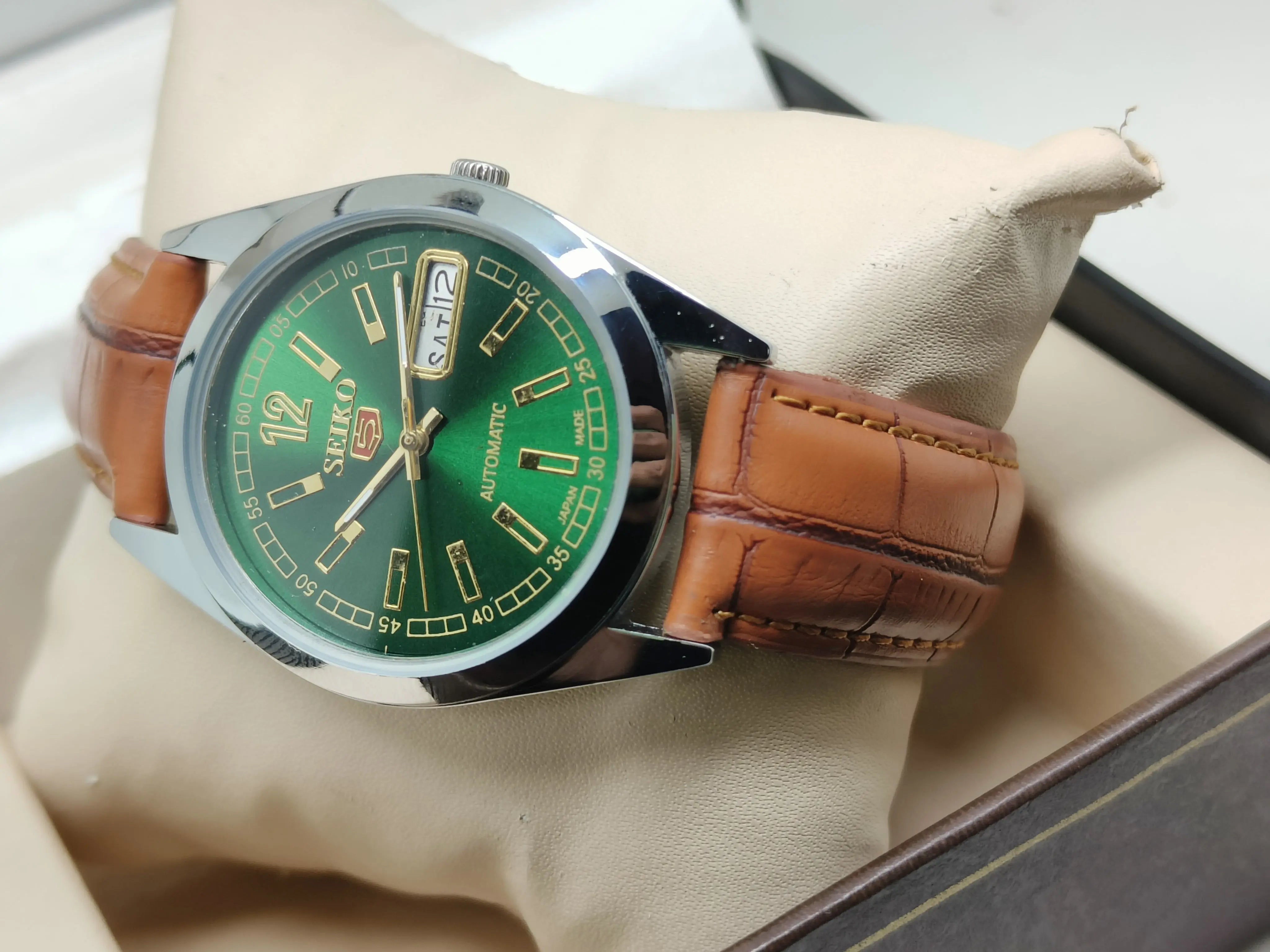 Seiko 5 Vintage Patina Dial – Restored & Unique National Watches