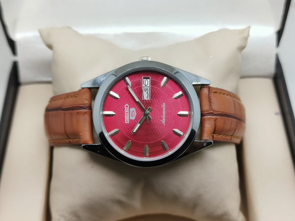 Seiko 5 Vintage Day/Date Original – Refurbished Piece