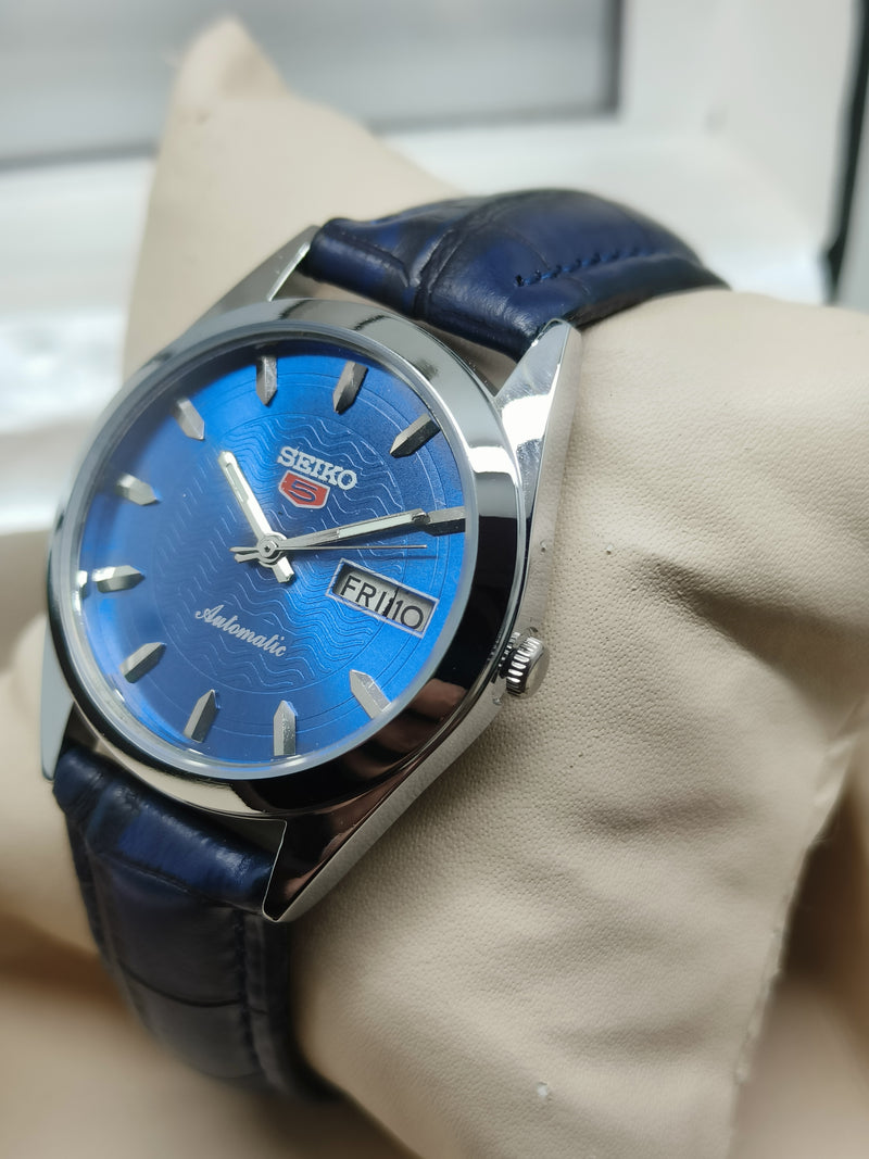 Seiko 5 Vintage Diver Style Bezel – Refurbished & Stylish