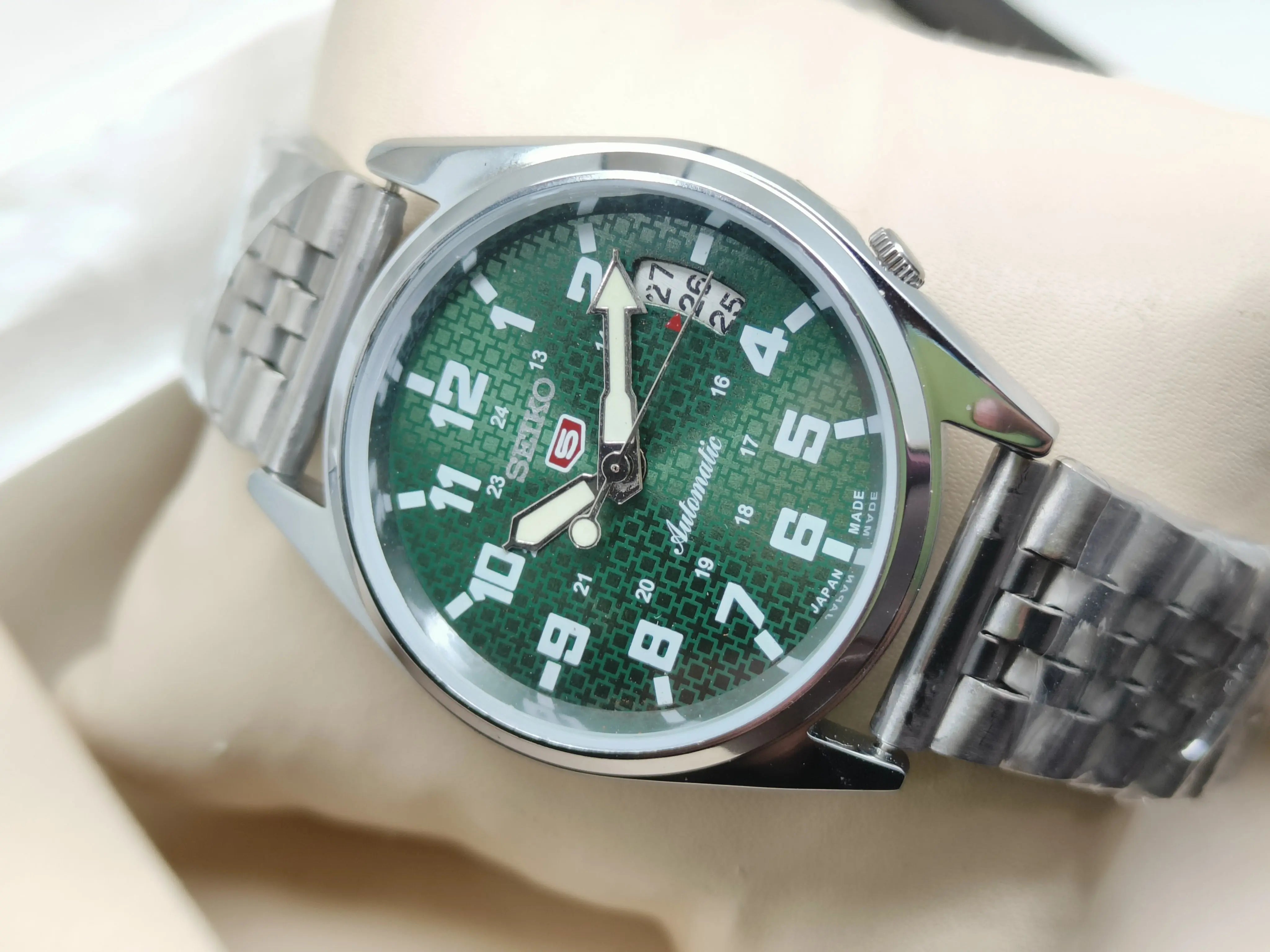 Seiko 5 Vintage Dual Tone – Refurbished Elegant Watch National Watches