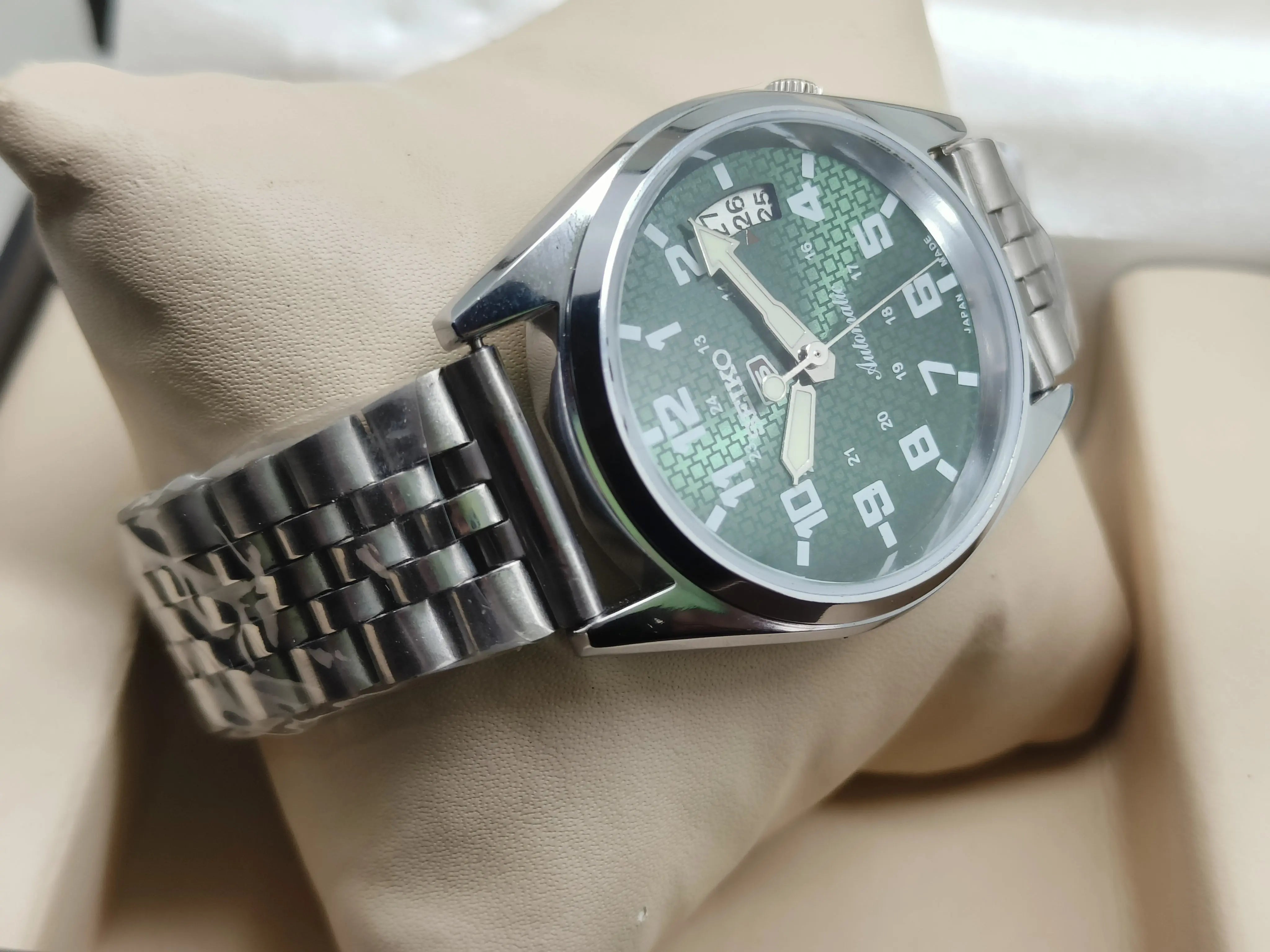 Seiko 5 Vintage Dual Tone – Refurbished Elegant Watch National Watches