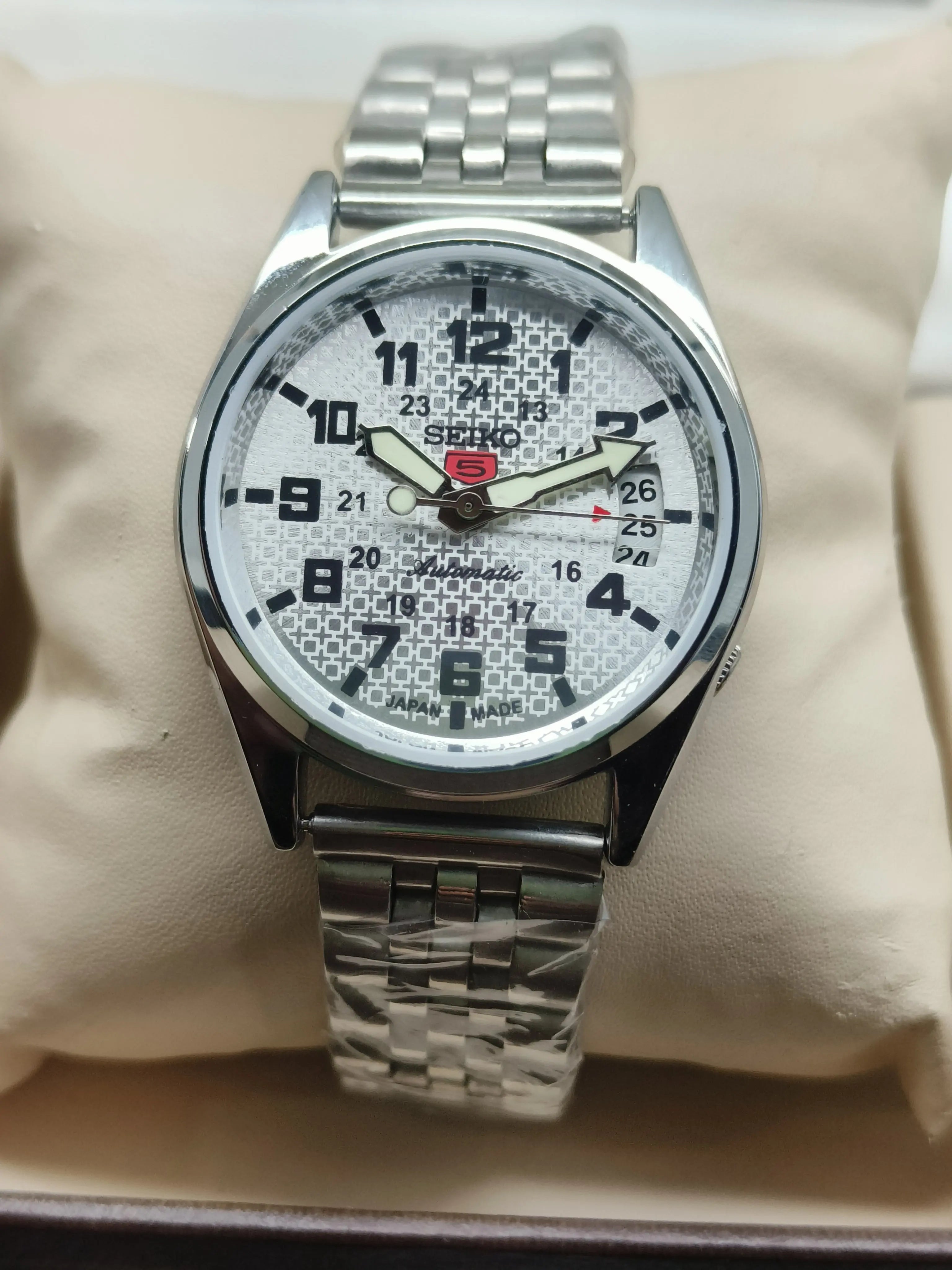 Seiko 5 Vintage Champagne Dial – Restored Dress Watch National Watches