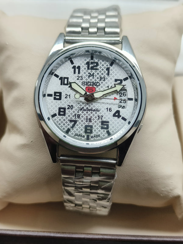 Seiko 5 Vintage Champagne Dial – Restored Dress Watch