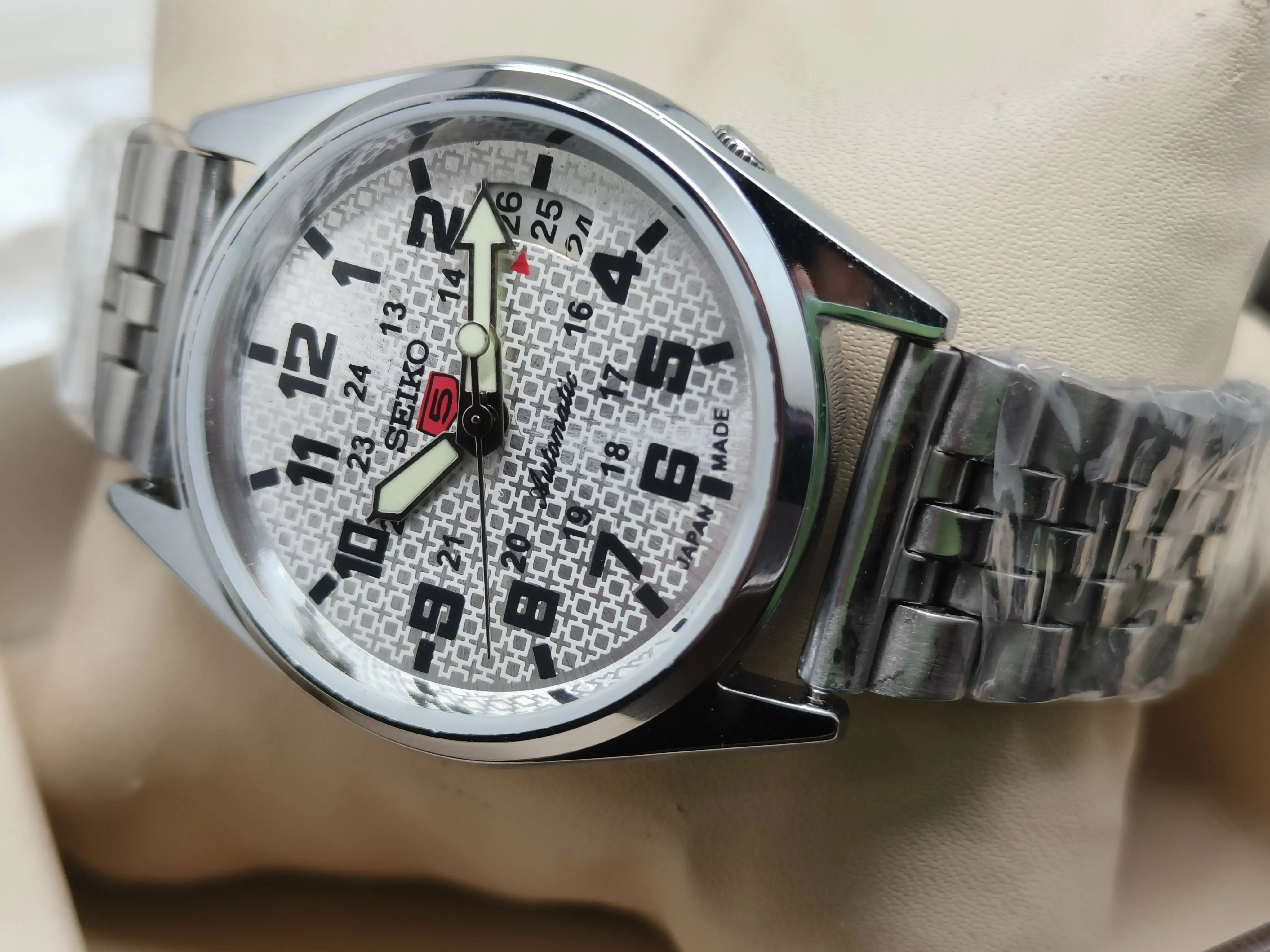 Seiko 5 Vintage Champagne Dial – Restored Dress Watch National Watches