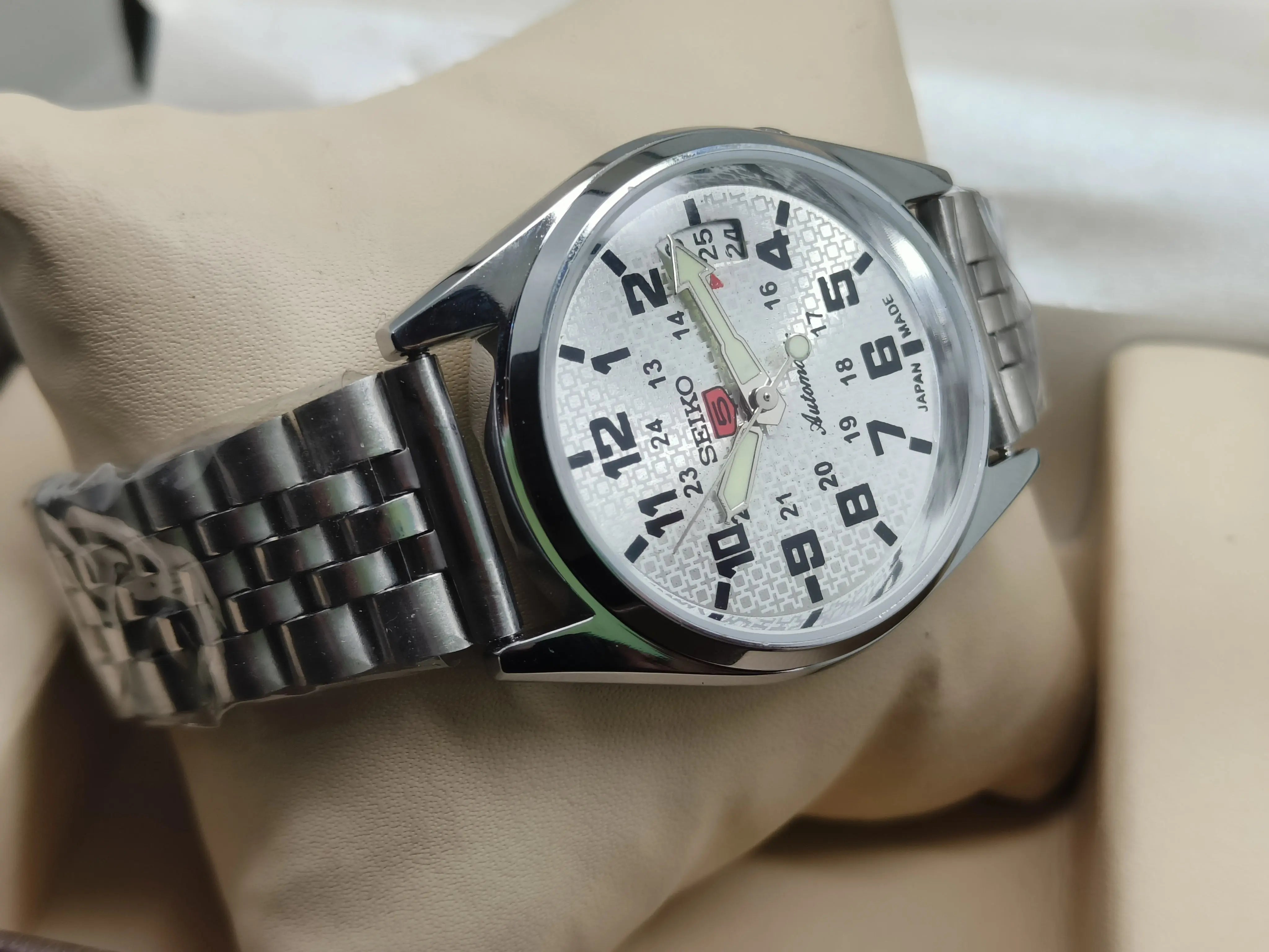 Seiko 5 Vintage Champagne Dial – Restored Dress Watch National Watches