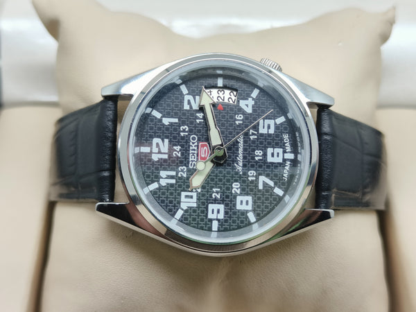 Seiko 5 Vintage Lime Green Dial – Refurbished Bold Style
