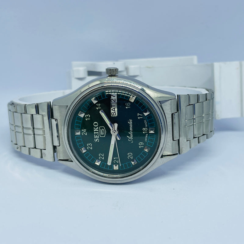 Seiko 5 Automatic Vintage Watch – Refurbished | Japan Made | Timeless Men’s Classic