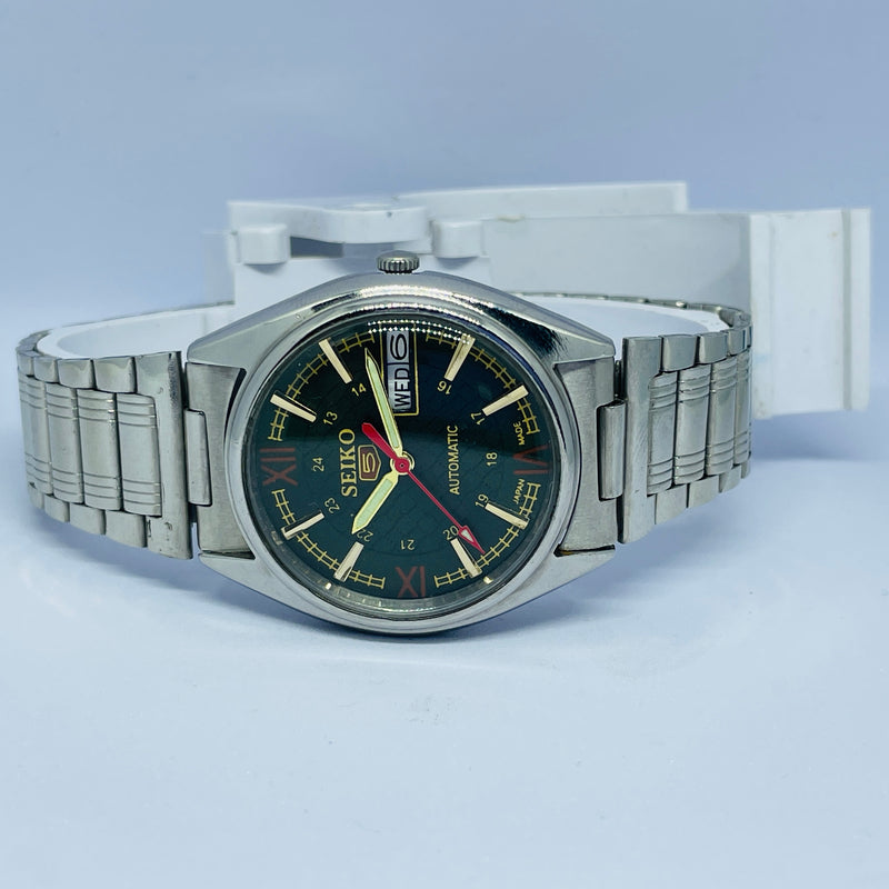 Seiko 5 Automatic Vintage Watch – Refurbished | Japan Made | Timeless Men’s Classic