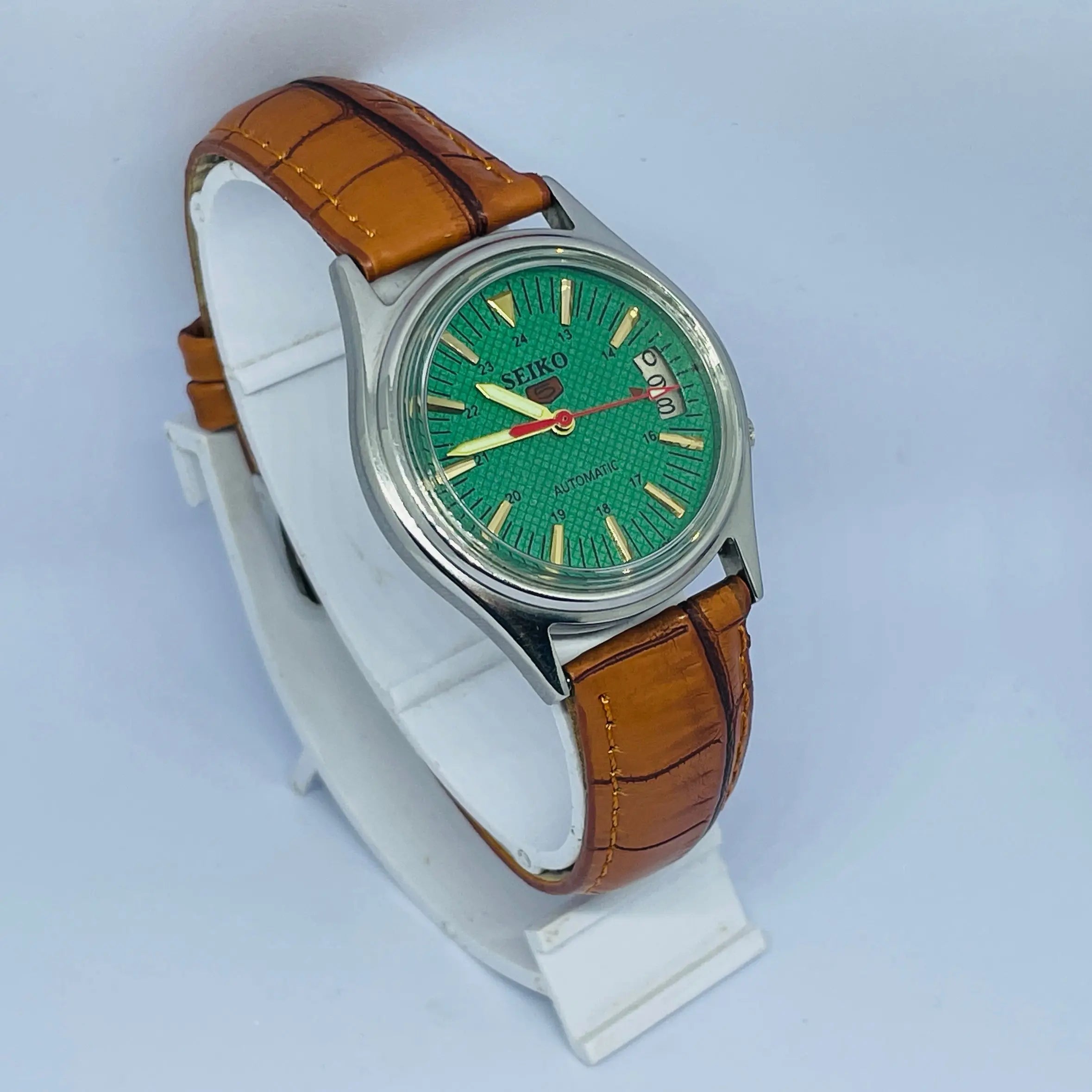 Seiko 5 Automatic Vintage Watch – Refurbished | Japan Made | Timeless Men’s Classic National Watches