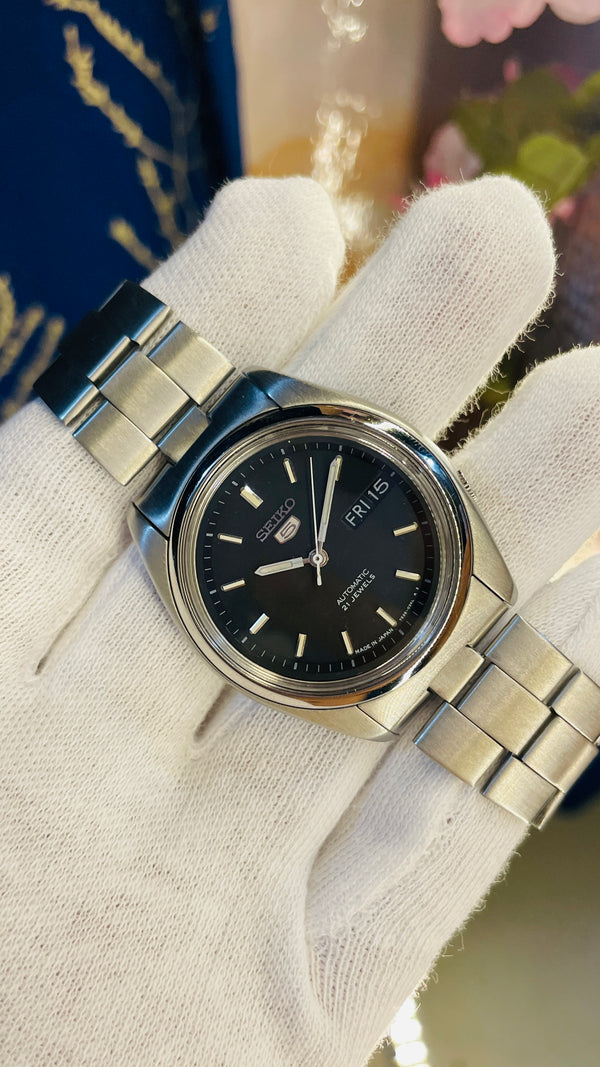 (Super Rare) 1983 Seiko 5 Automatic Vintage Watch (Pre Owned)