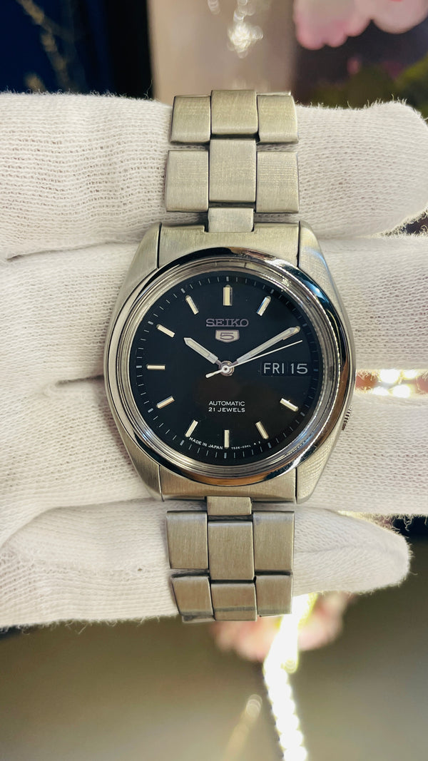 (Super Rare) 1983 Seiko 5 Automatic Vintage Watch (Pre Owned)