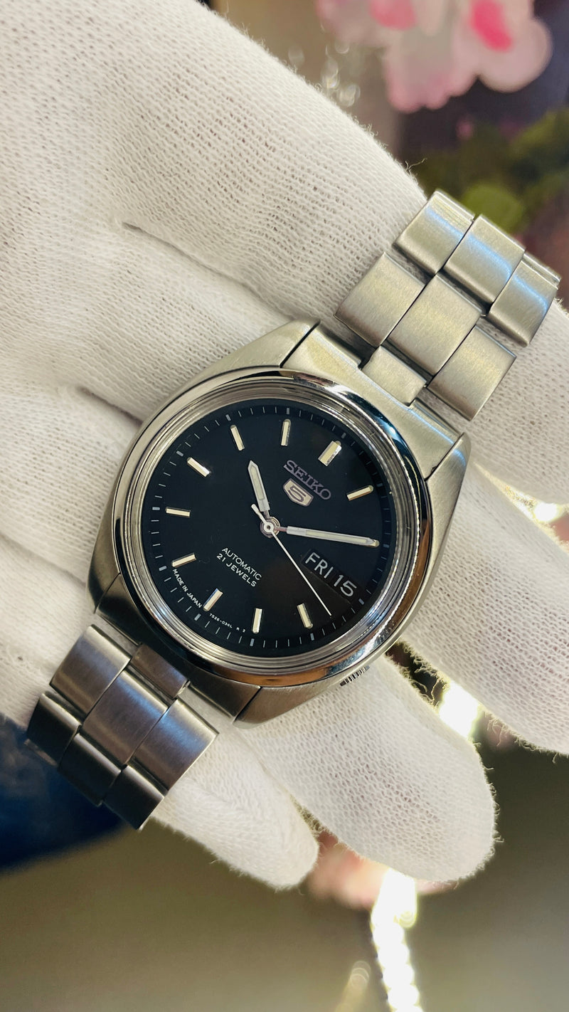 (Super Rare) 1983 Seiko 5 Automatic Vintage Watch (Pre Owned)