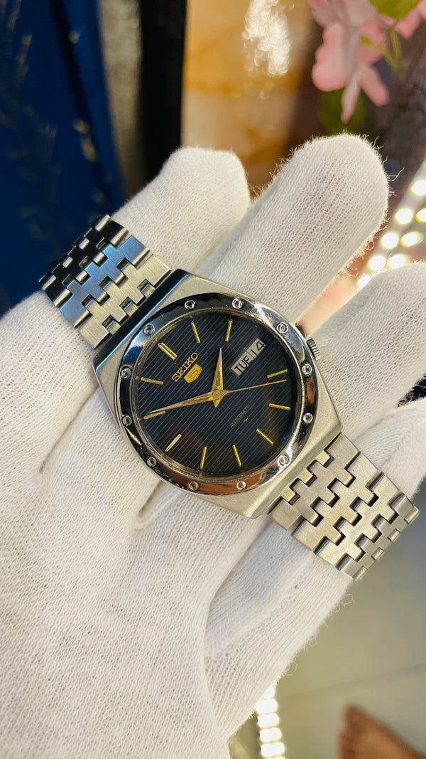 (Super Rare) 1983 Seiko 5 Automatic 7009 Vintage Watch (Pre Owned