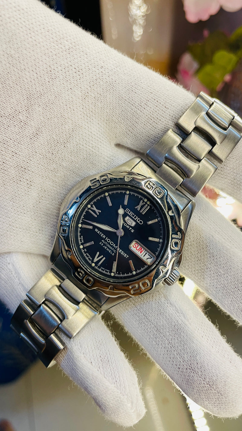 (Super Rare) 1983 Seiko 5 Automatic Sports 7S36 Vintage Watch (Pre Owned - National Watches