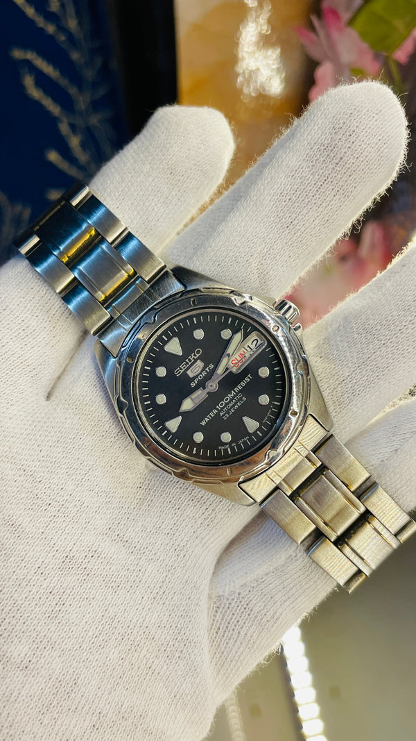 (Super Rare) 1983 Seiko 5 Automatic Sports 7S36 Vintage Watch (Pre Owned