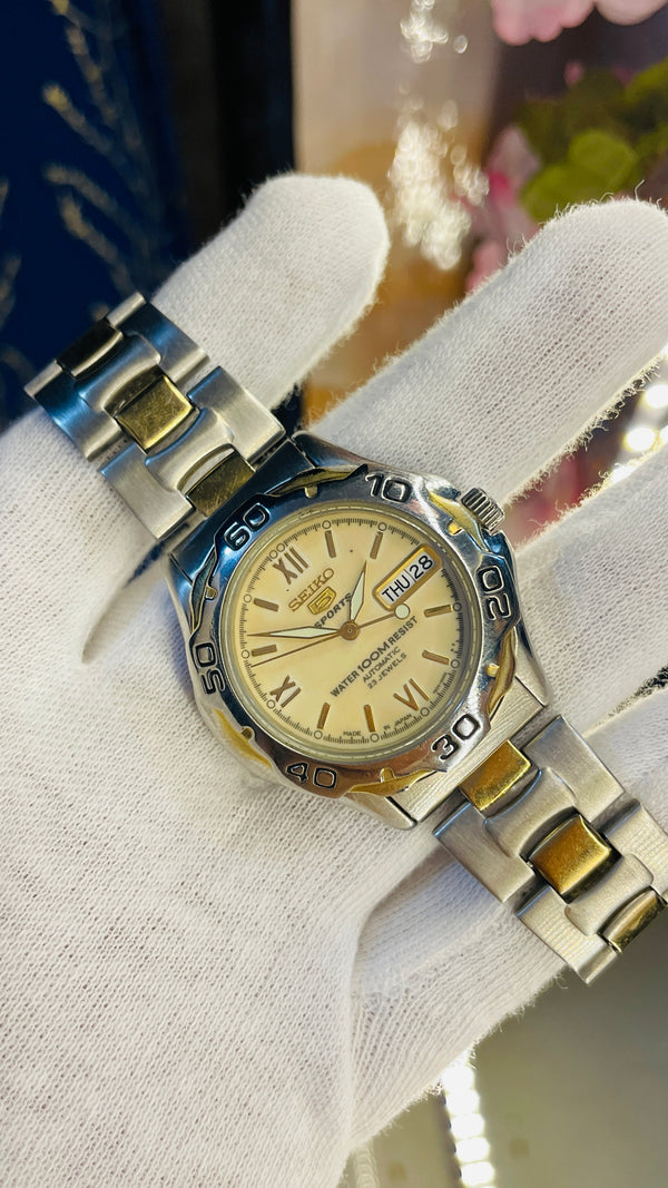 (Super Rare) 1983 Seiko 5 Automatic Sports 7S36 Vintage Watch (Pre Owned