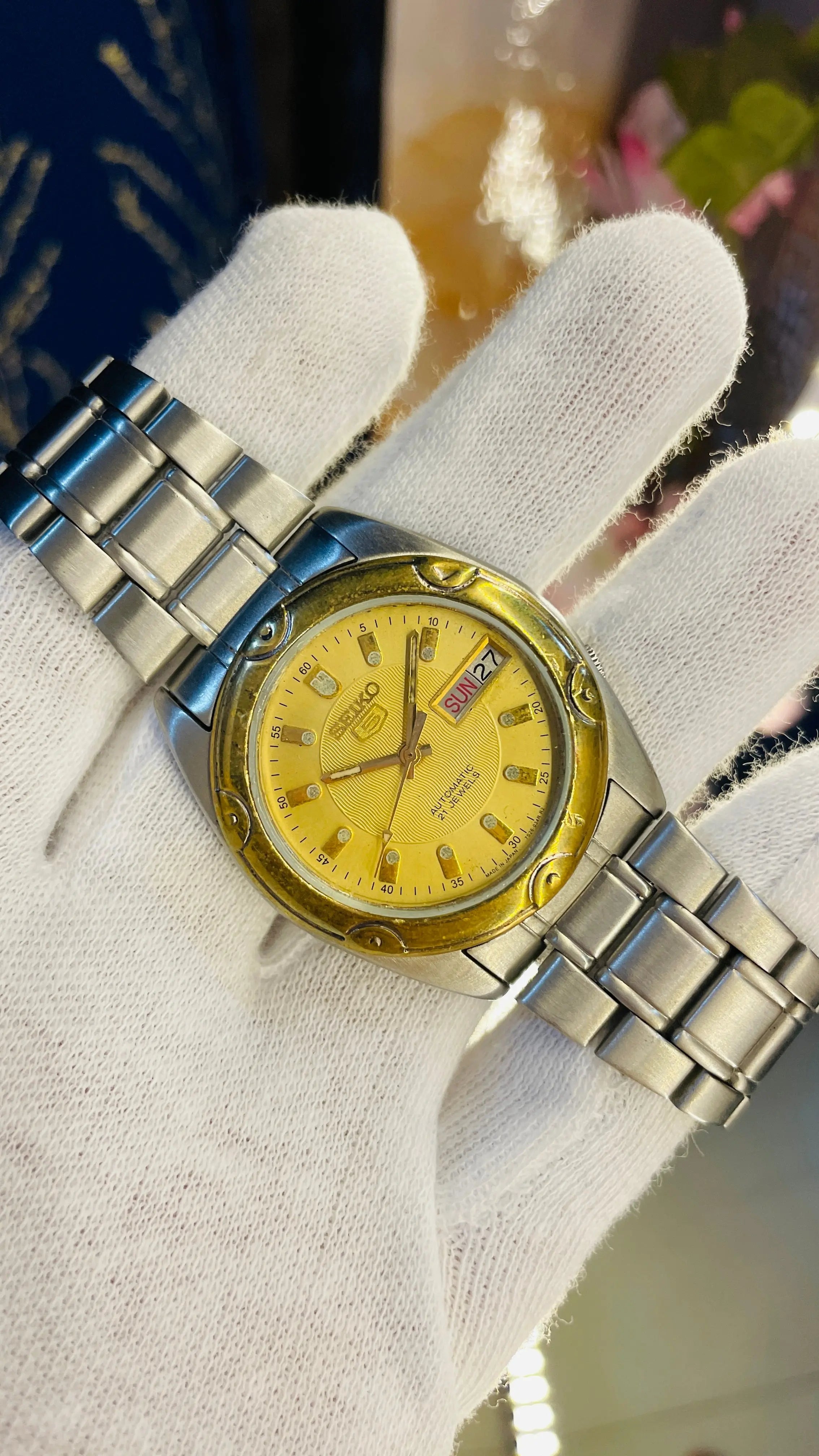 (Super Rare) 1983 Seiko 5 Automatic 7009 Vintage Watch (Pre Owned - National Watches