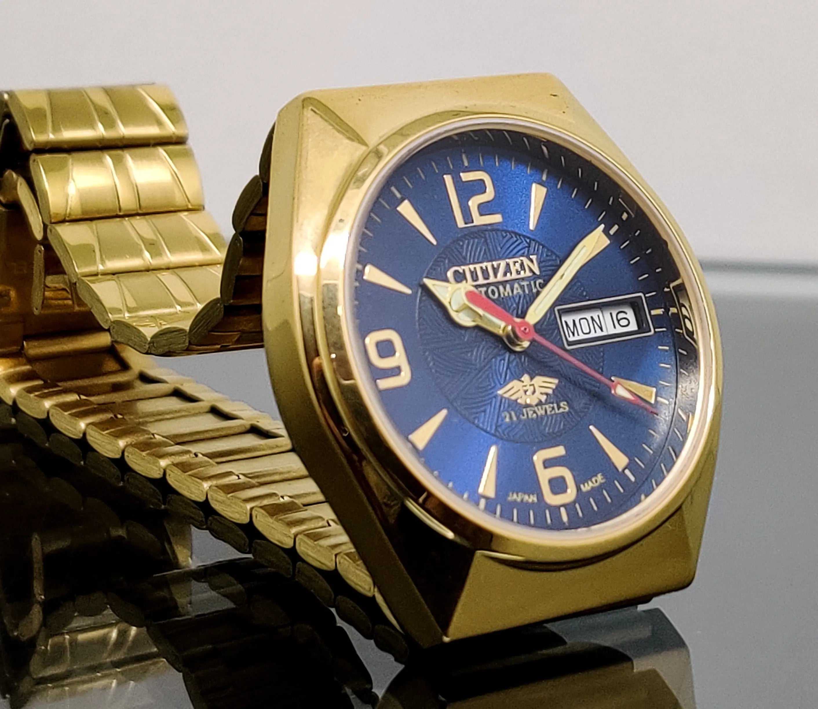 CITIZEN AUTOMATIC 8200 MOVEMENT STAINLESS STEEL JAPAN MADE 21 JEWELS MEN S WRIST WATCH National Watches
