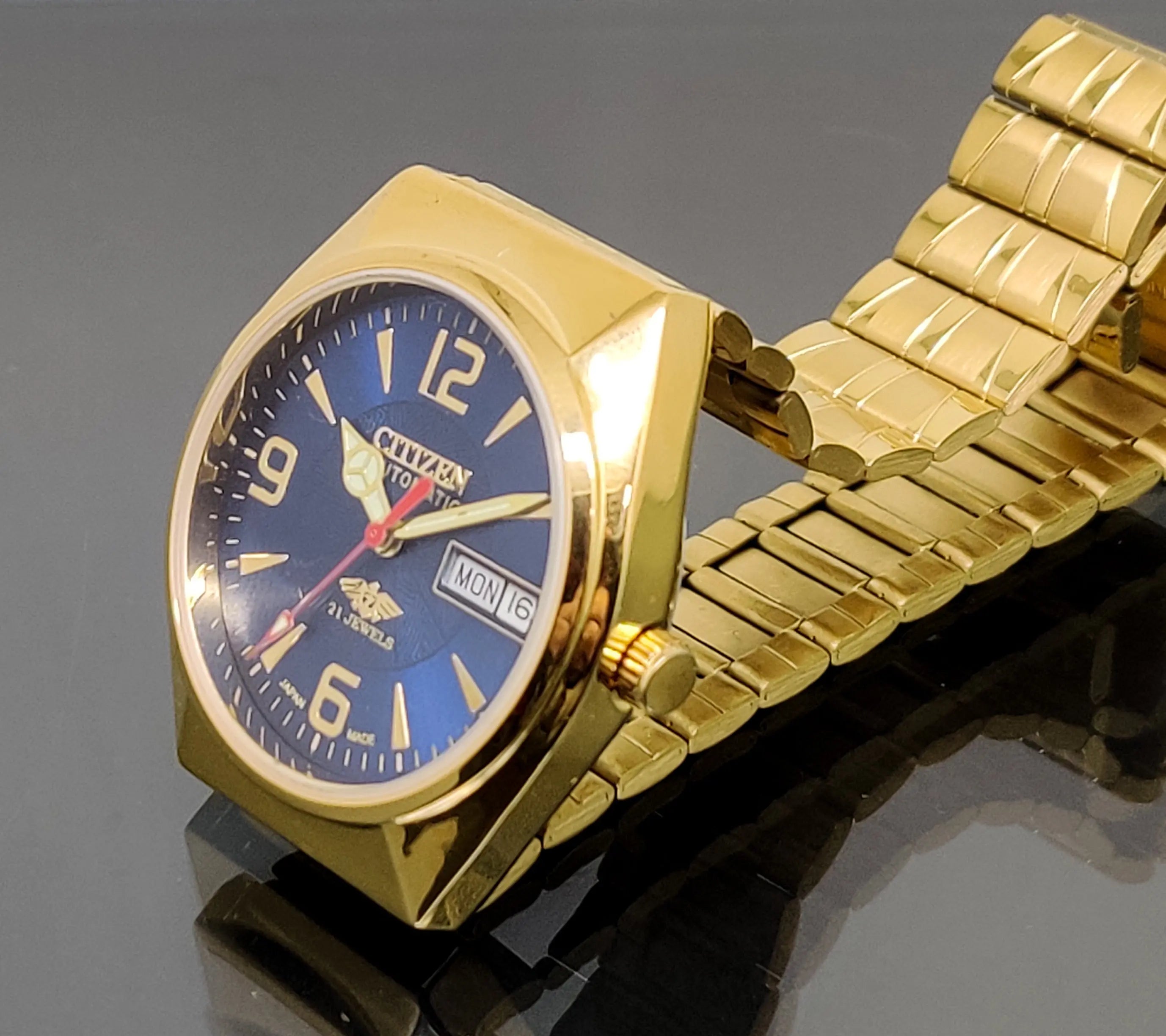 CITIZEN AUTOMATIC 8200 MOVEMENT STAINLESS STEEL JAPAN MADE 21 JEWELS MEN S WRIST WATCH National Watches