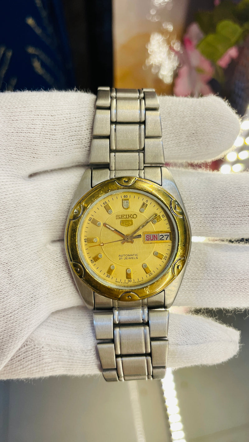 (Super Rare) 1983 Seiko 5 Automatic 7009 Vintage Watch (Pre Owned