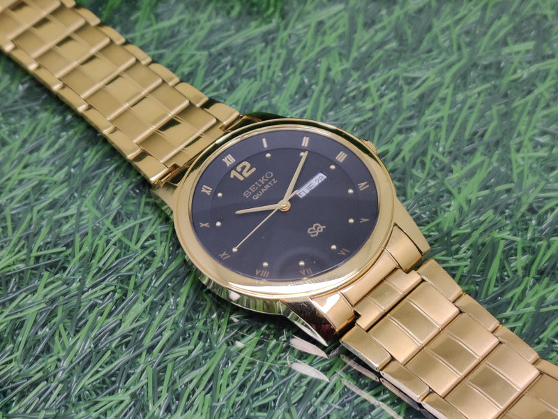 Seiko 5 Black Dial quartz Watch