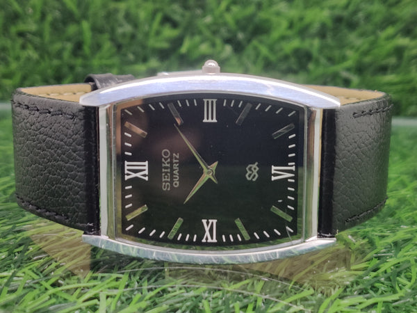 Seiko 5 Black Dial quartz Watch