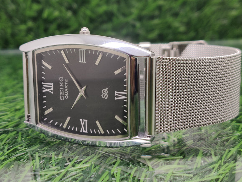 Seiko 5 Black Dial quartz Watch