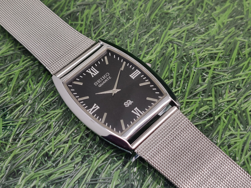 Seiko 5 Black Dial quartz Watch
