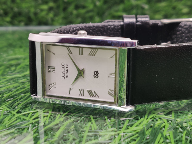 Seiko 5 Black Dial quartz Watch